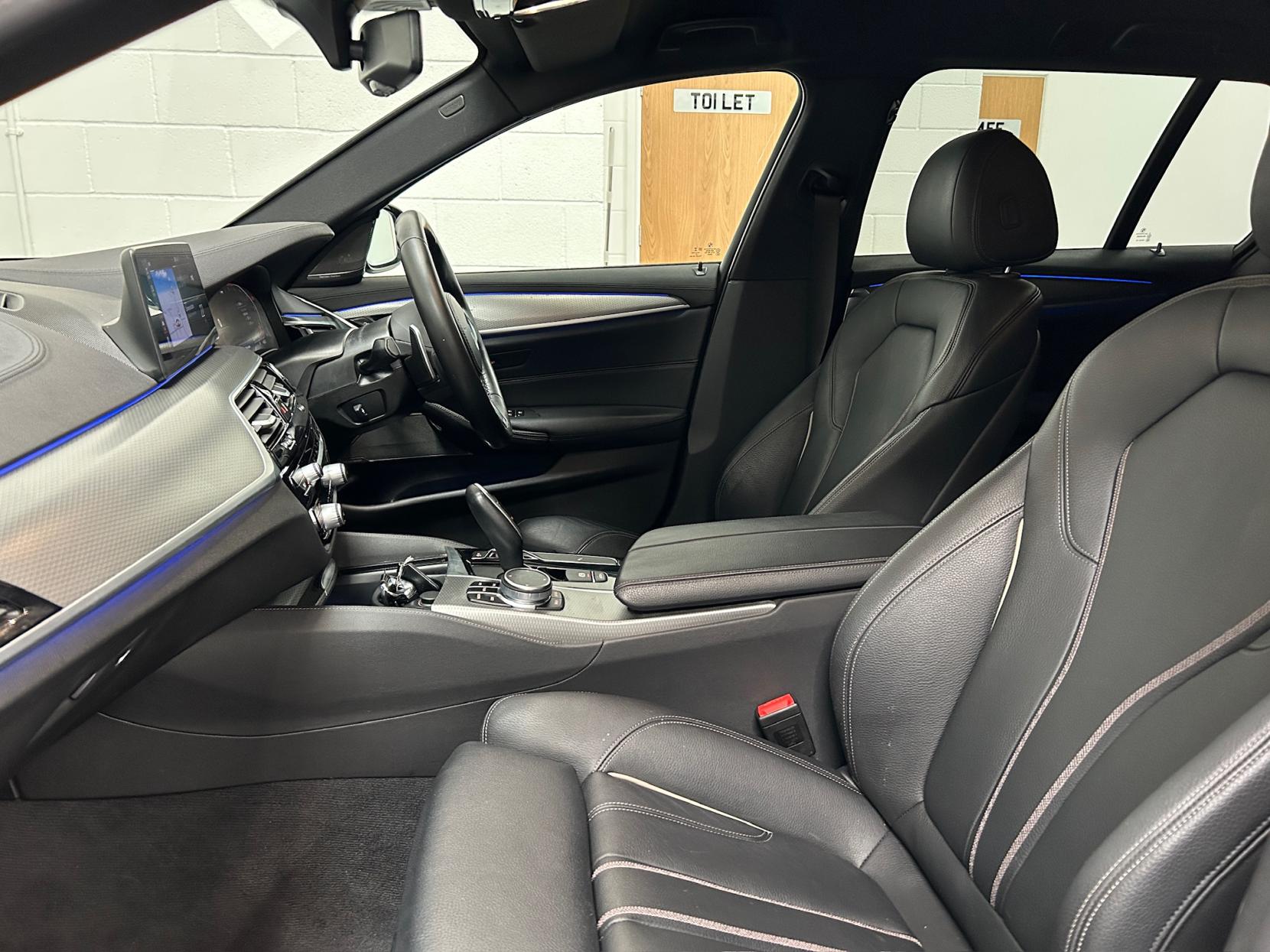 BMW 5 Series 3.0 530d M Sport Touring 5dr Diesel Auto xDrive Euro 6 (s/s) (265 ps)