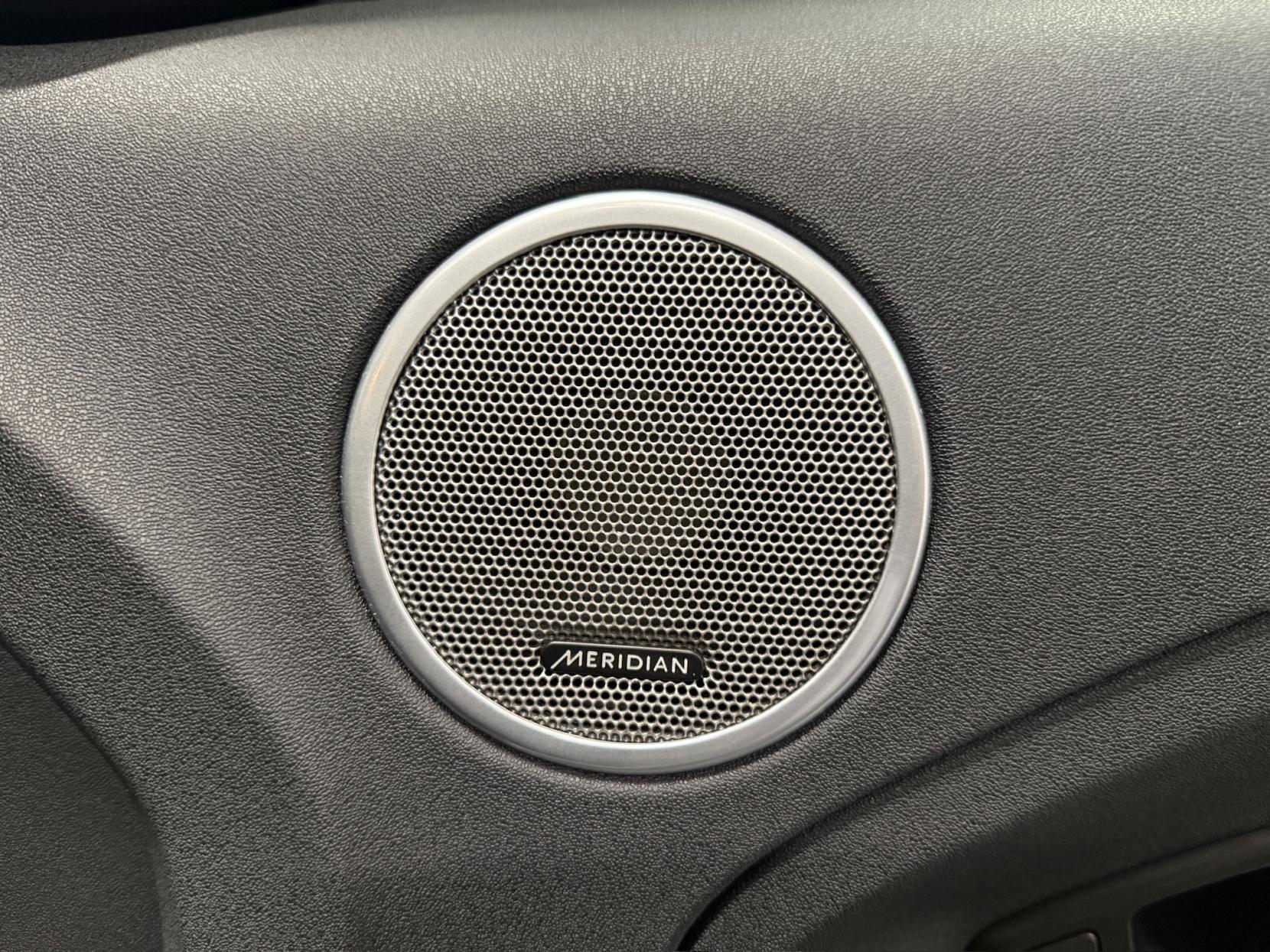 Land Rover Range Rover Evoque 2.2 SD4 Pure Tech SUV 5dr Diesel Auto 4WD Euro 5 (s/s) (190 ps)