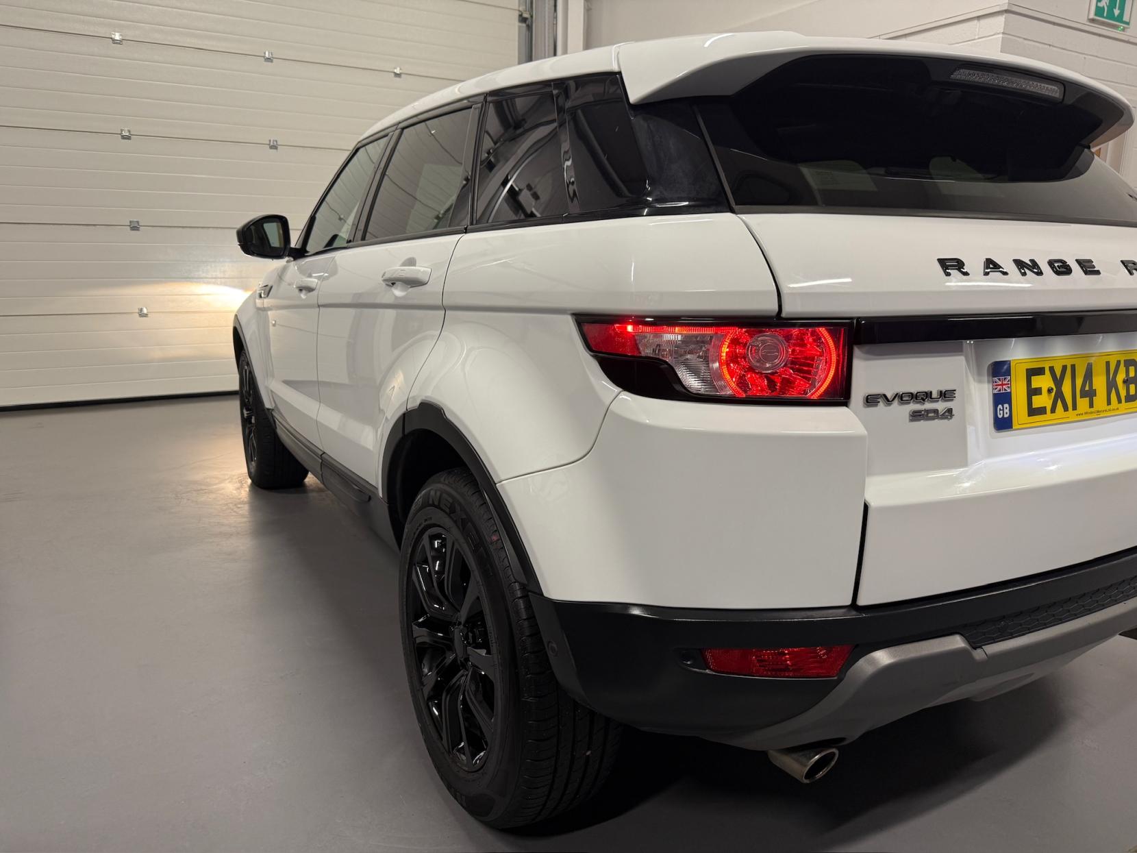 Land Rover Range Rover Evoque 2.2 SD4 Pure Tech SUV 5dr Diesel Auto 4WD Euro 5 (s/s) (190 ps)