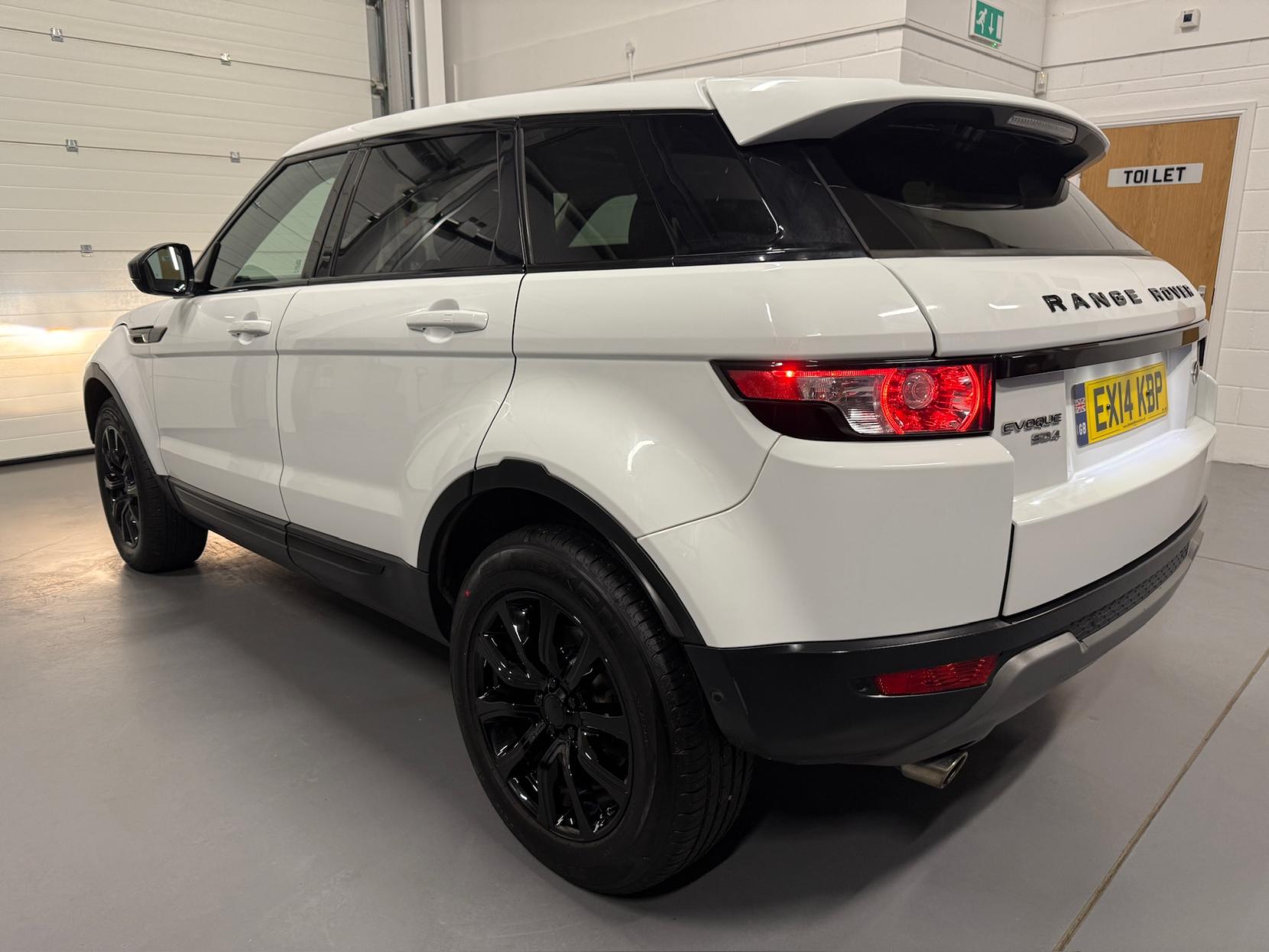 Land Rover Range Rover Evoque 2.2 SD4 Pure Tech SUV 5dr Diesel Auto 4WD Euro 5 (s/s) (190 ps)