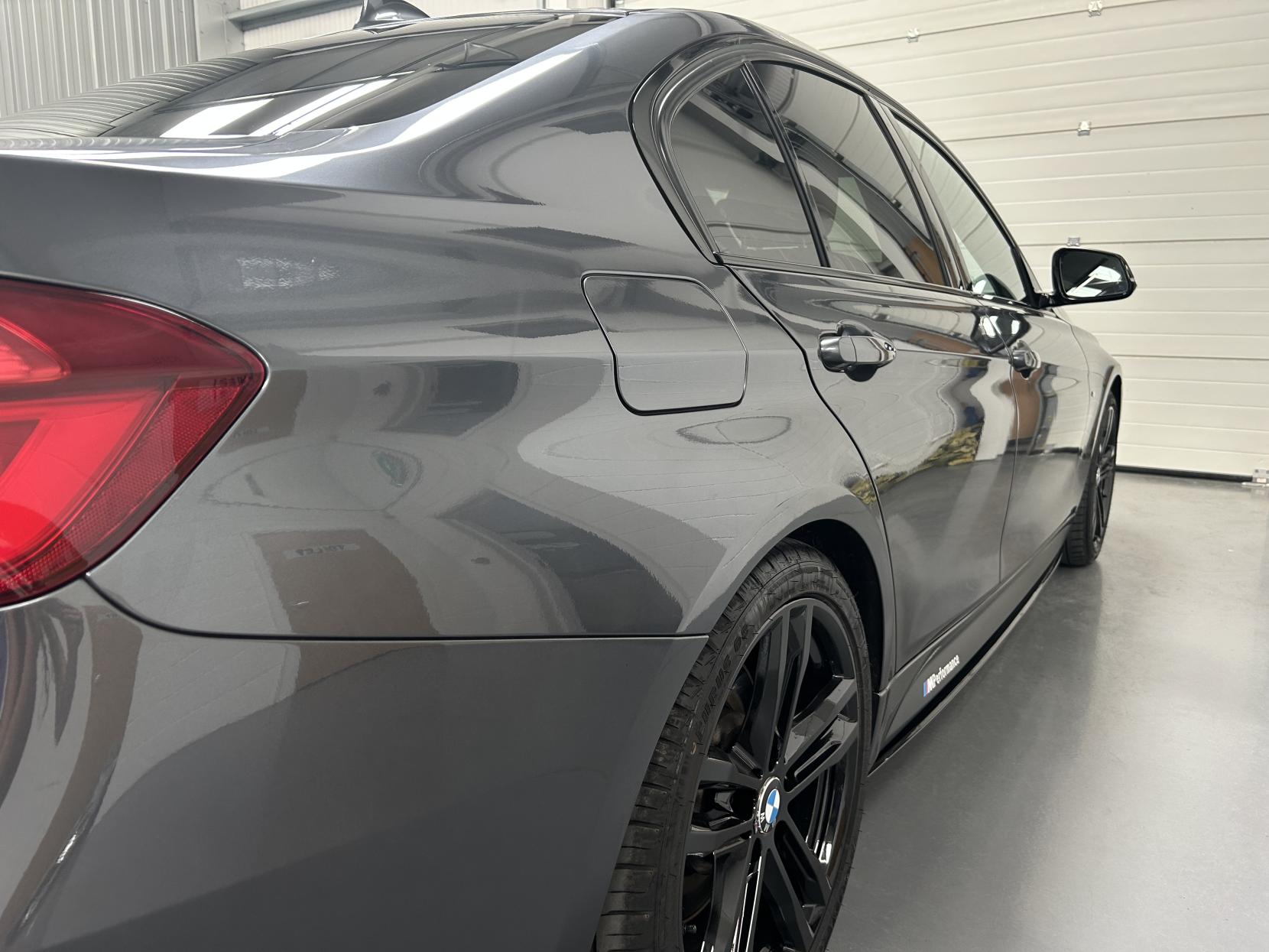 BMW 3 Series 2.0 320d M Sport Shadow Edition Saloon 4dr Diesel Auto Euro 6 (s/s) (190 ps)
