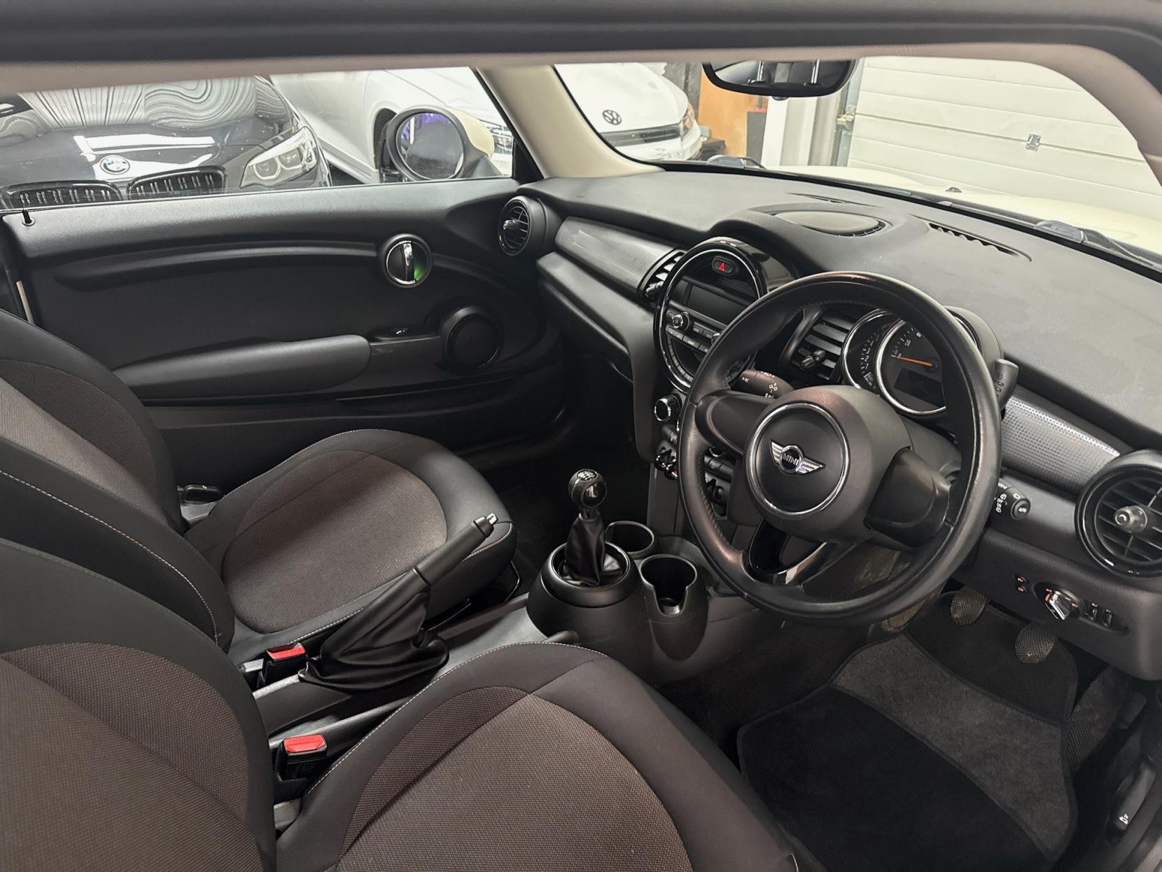 MINI Hatch 1.5 Cooper Hatchback 3dr Petrol Manual Euro 6 (s/s) (136 ps)