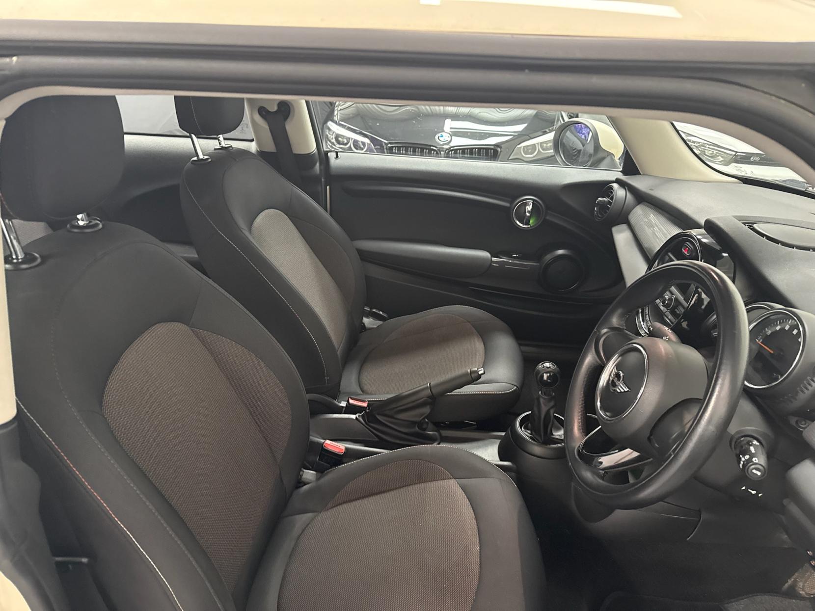 MINI Hatch 1.5 Cooper Hatchback 3dr Petrol Manual Euro 6 (s/s) (136 ps)