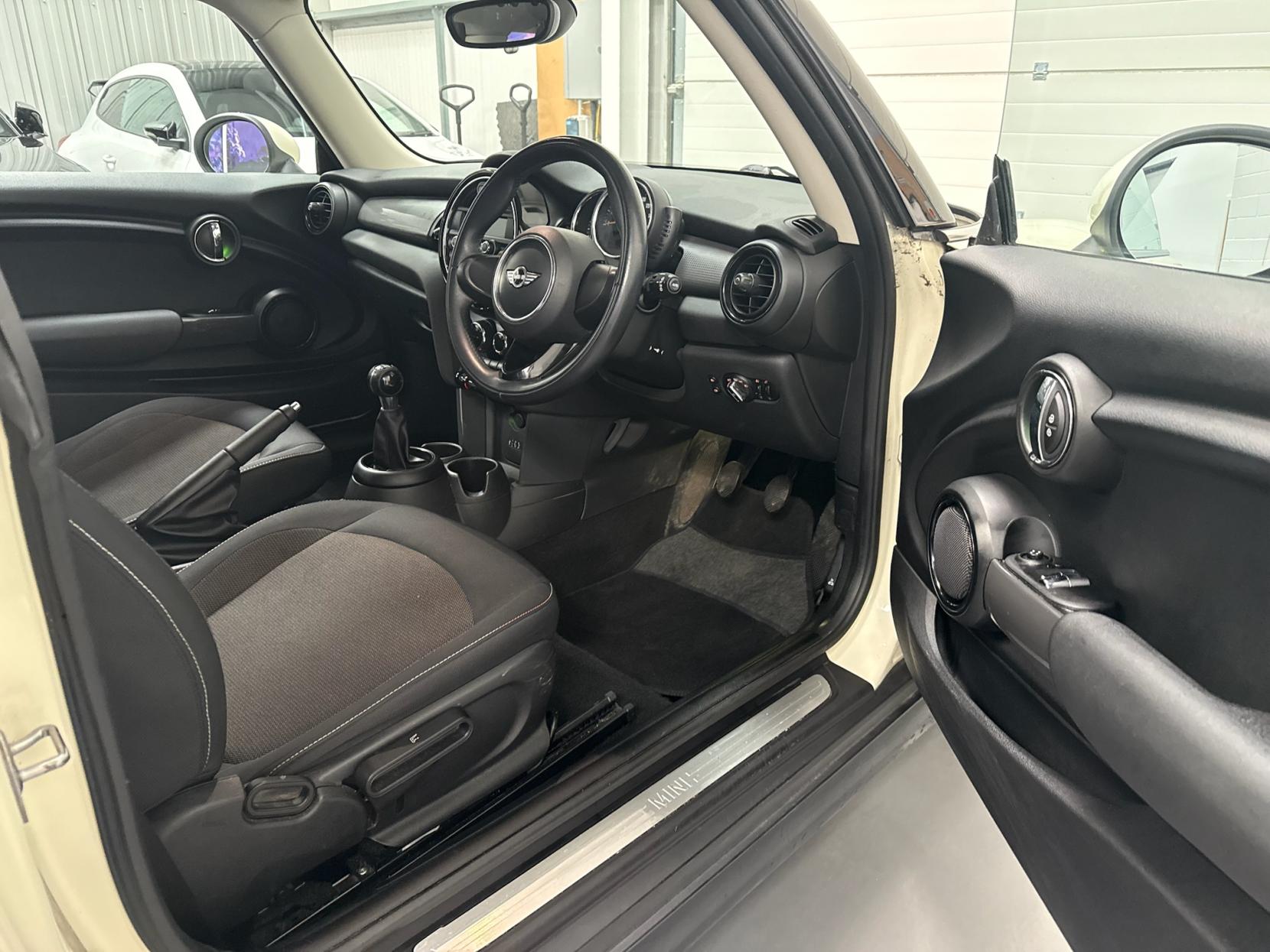 MINI Hatch 1.5 Cooper Hatchback 3dr Petrol Manual Euro 6 (s/s) (136 ps)