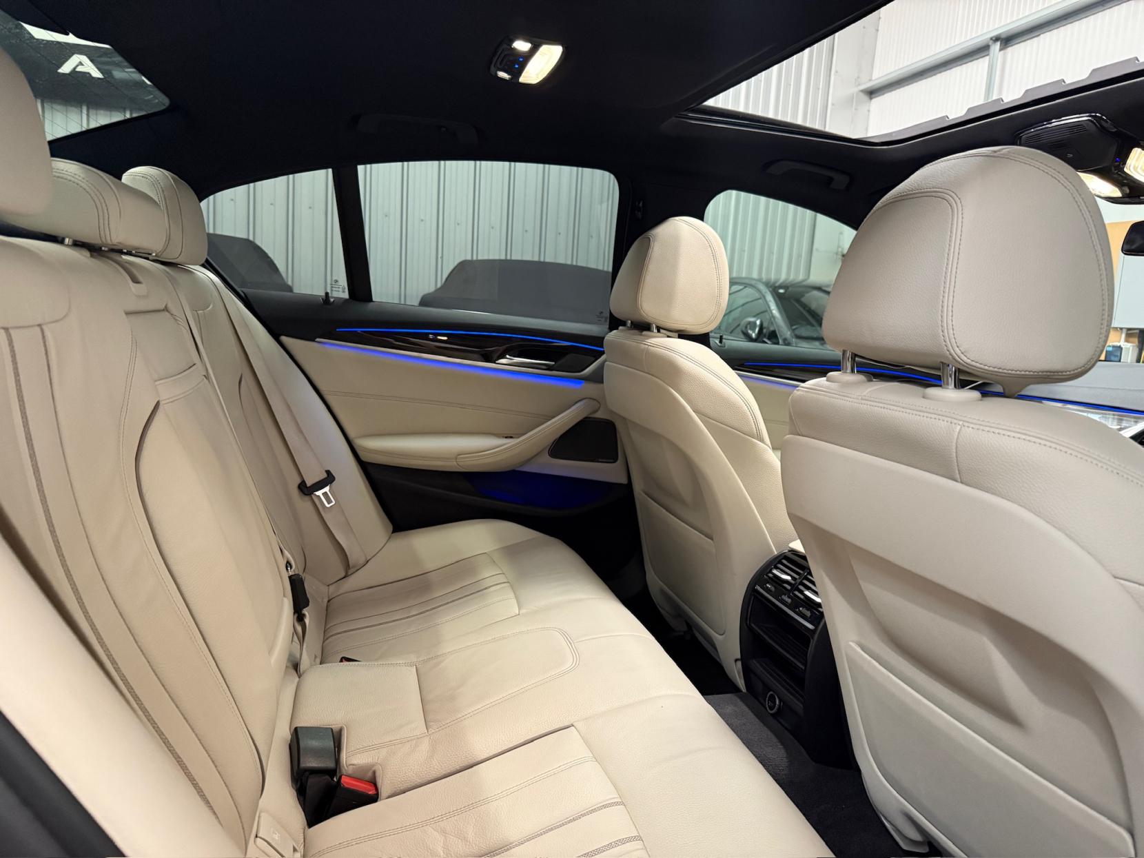 BMW 5 Series 3.0 530d M Sport Saloon 4dr Diesel Auto xDrive Euro 6 (s/s) (265 ps)