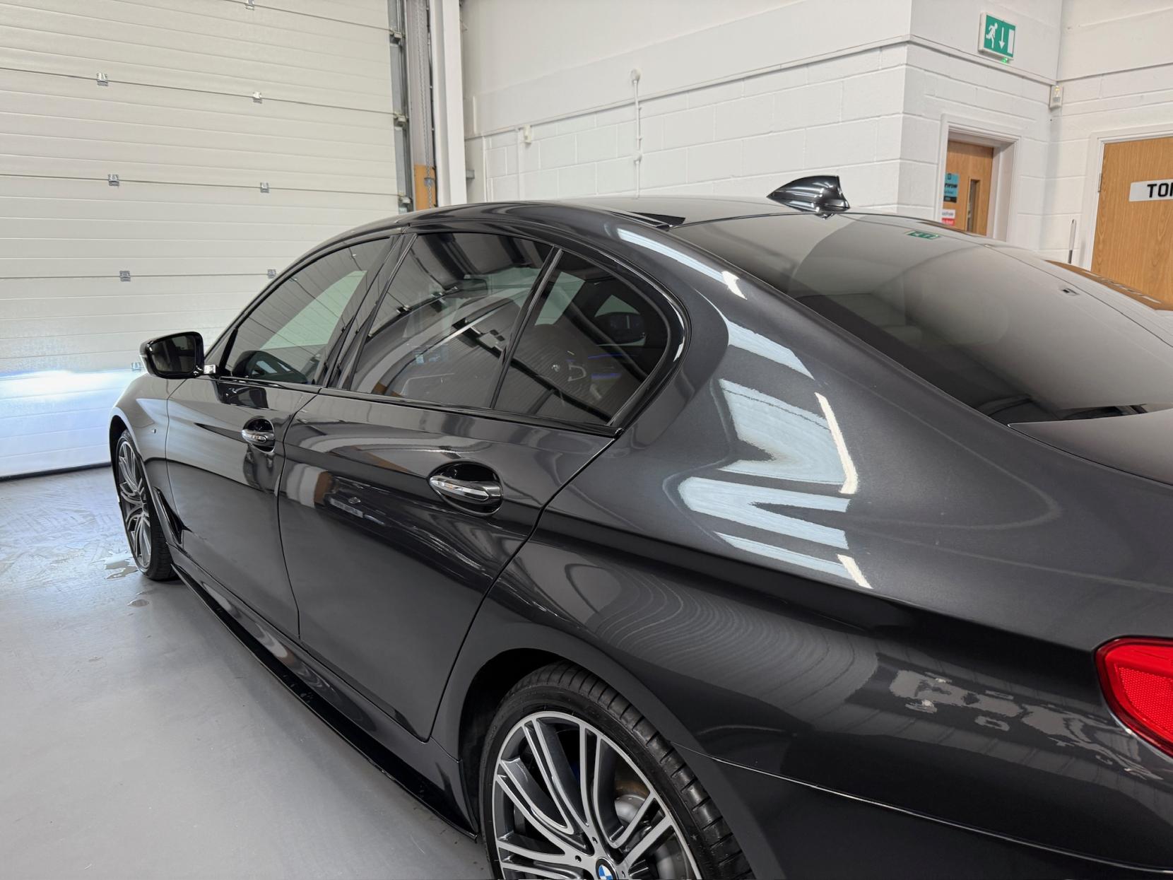 BMW 5 Series 3.0 530d M Sport Saloon 4dr Diesel Auto xDrive Euro 6 (s/s) (265 ps)