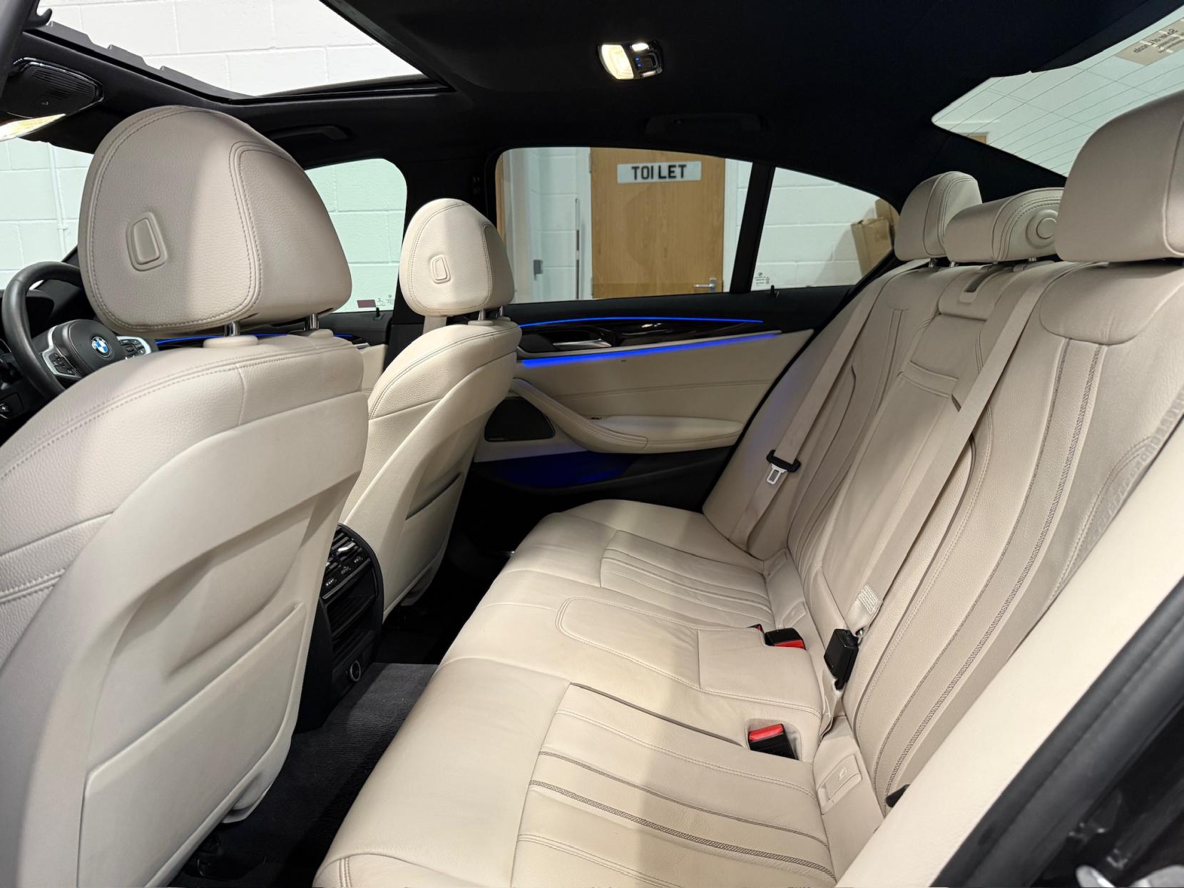 BMW 5 Series 3.0 530d M Sport Saloon 4dr Diesel Auto xDrive Euro 6 (s/s) (265 ps)