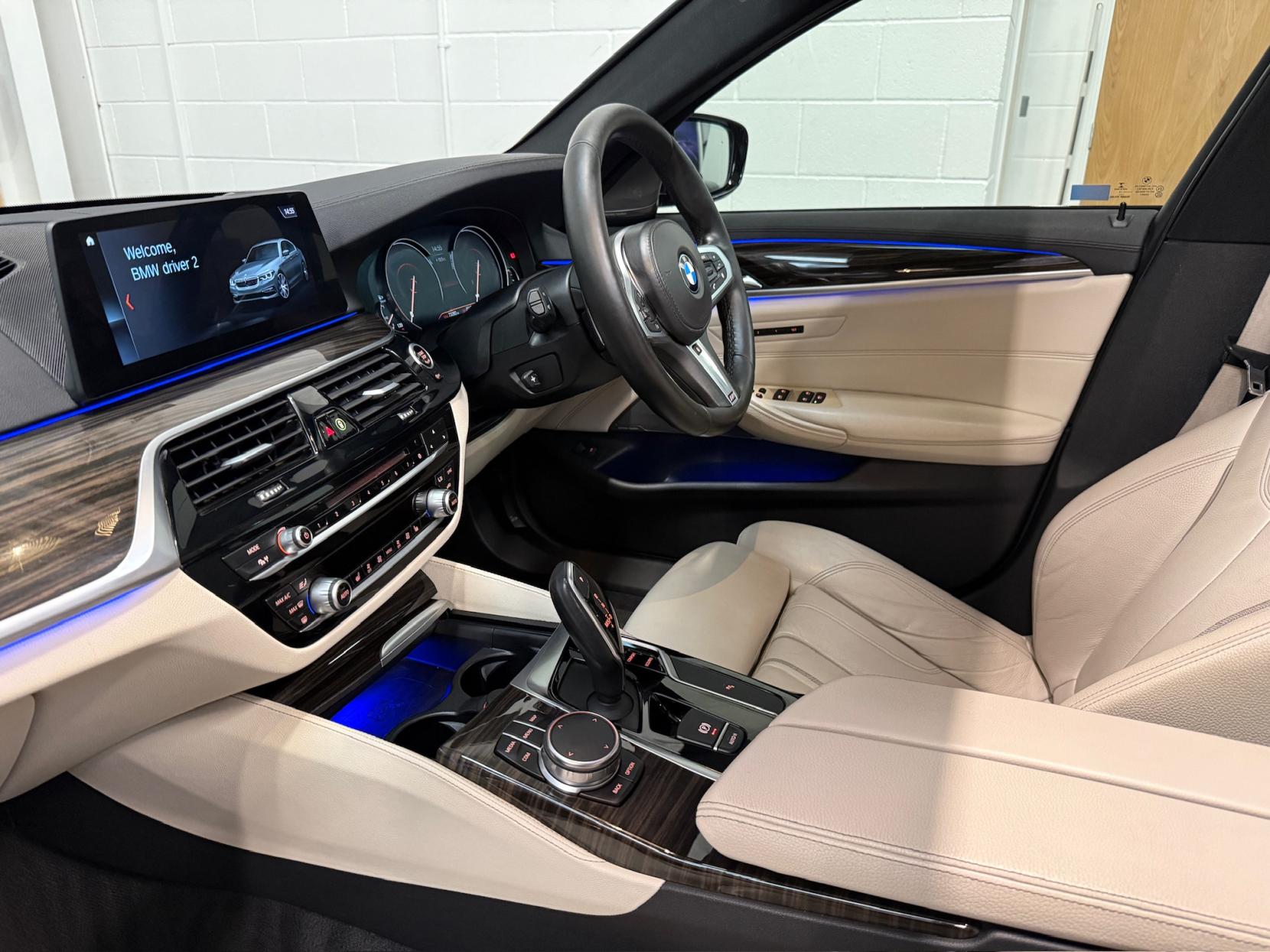 BMW 5 Series 3.0 530d M Sport Saloon 4dr Diesel Auto xDrive Euro 6 (s/s) (265 ps)