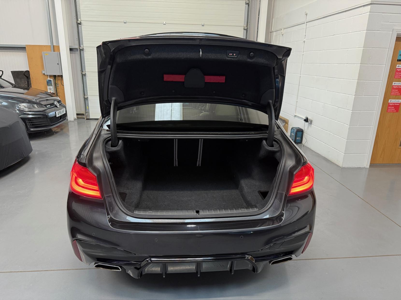 BMW 5 Series 3.0 530d M Sport Saloon 4dr Diesel Auto xDrive Euro 6 (s/s) (265 ps)