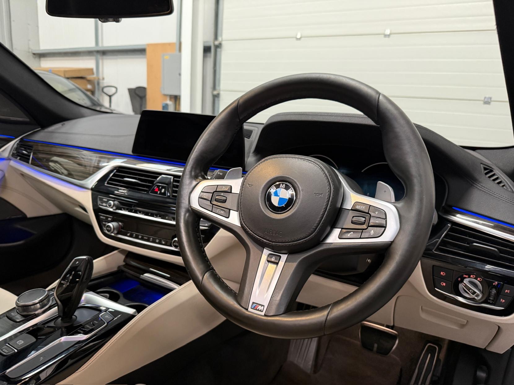 BMW 5 Series 3.0 530d M Sport Saloon 4dr Diesel Auto xDrive Euro 6 (s/s) (265 ps)