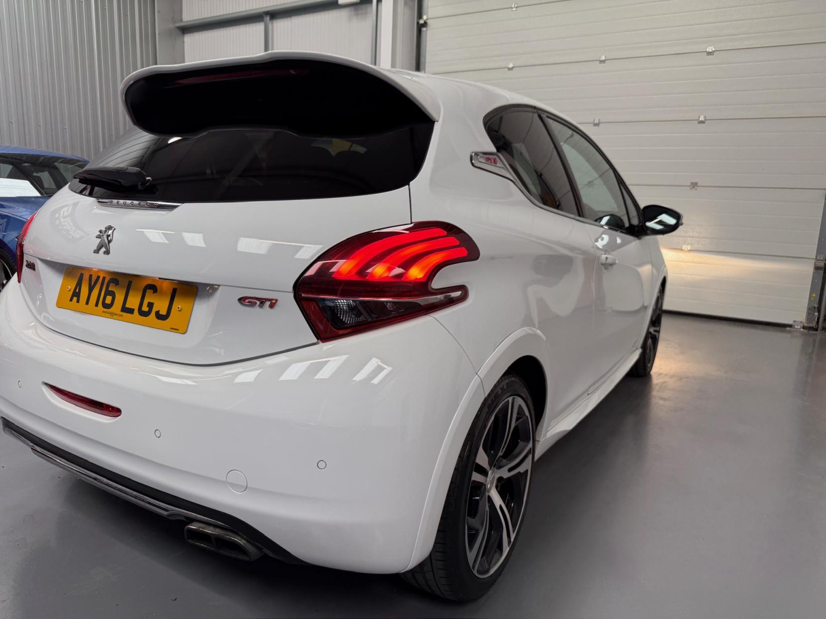 Peugeot 208 1.6 THP GTi Prestige Hatchback 3dr Petrol Manual Euro 6 (s/s) (208 ps)