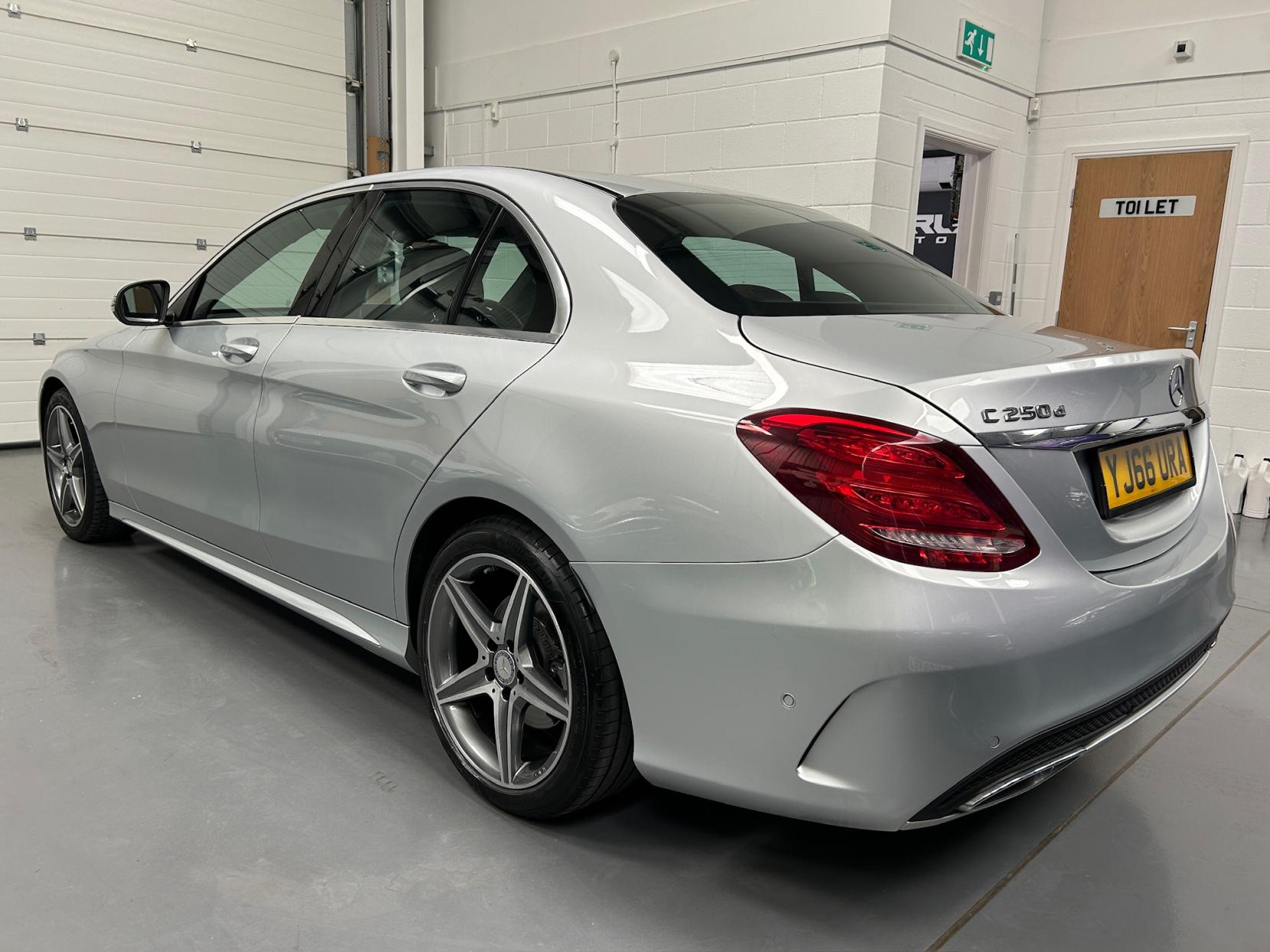 Mercedes-Benz C Class 2.1 C250d AMG Line Saloon 4dr Diesel 7G-Tronic+ Euro 6 (s/s) (204 ps)