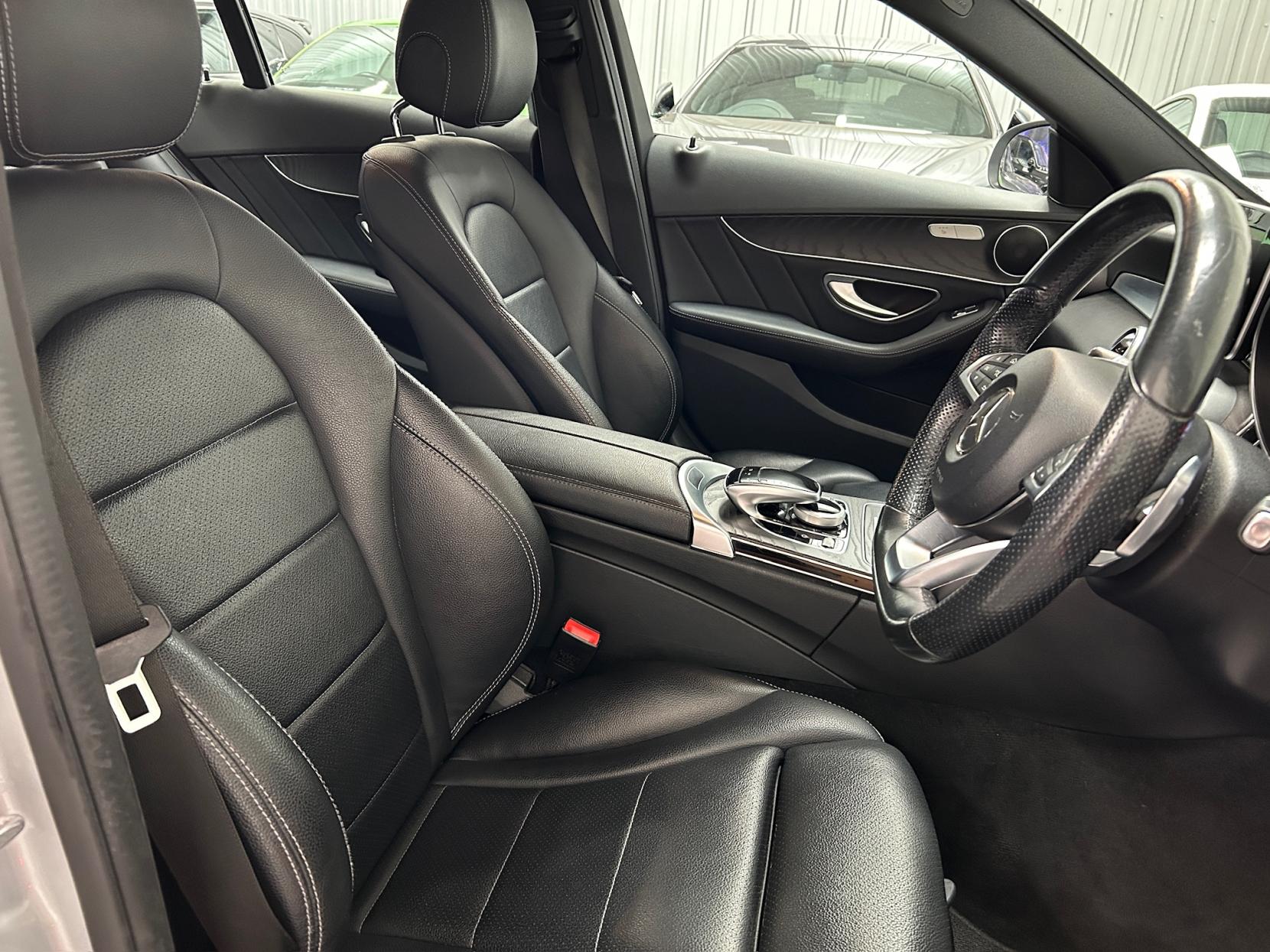 Mercedes-Benz C Class 2.1 C250d AMG Line Saloon 4dr Diesel 7G-Tronic+ Euro 6 (s/s) (204 ps)