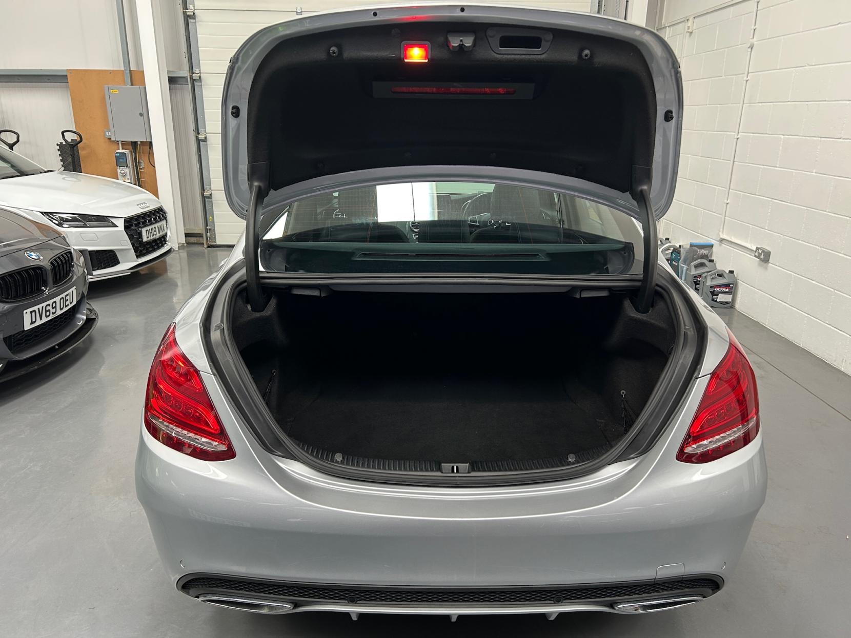 Mercedes-Benz C Class 2.1 C250d AMG Line Saloon 4dr Diesel 7G-Tronic+ Euro 6 (s/s) (204 ps)