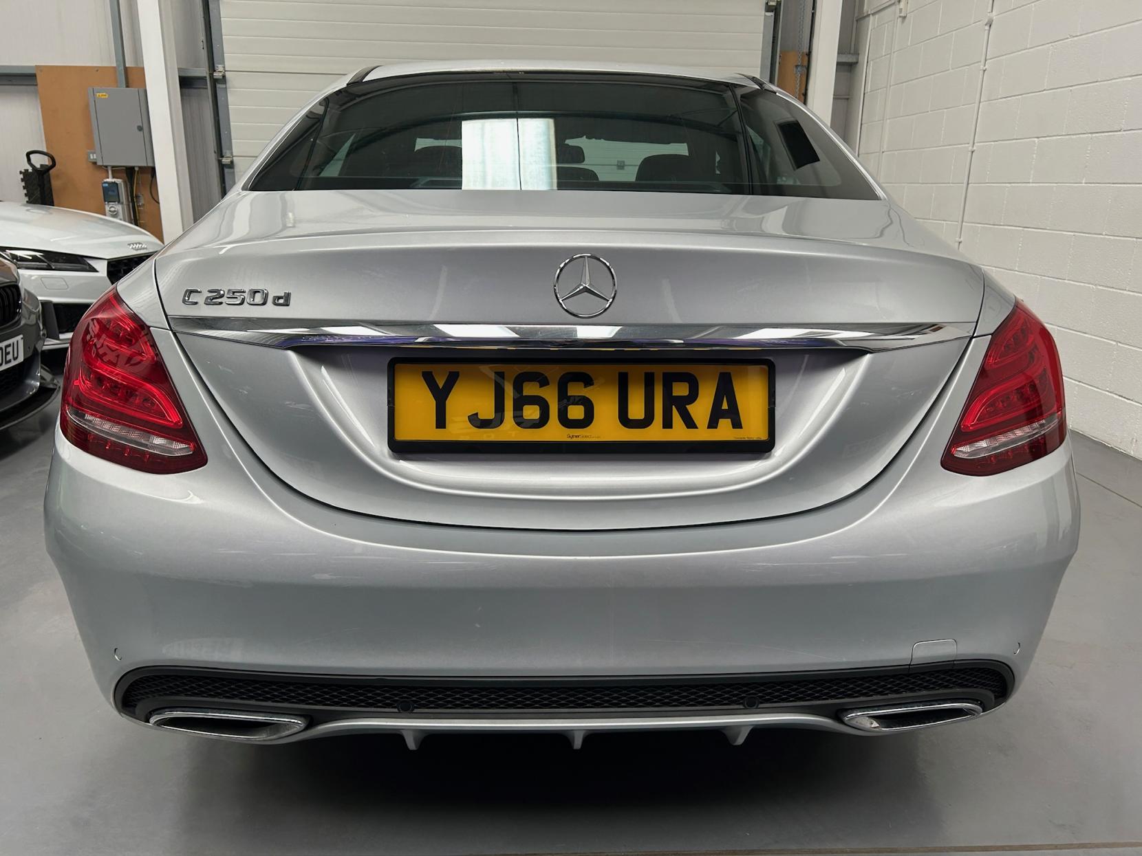 Mercedes-Benz C Class 2.1 C250d AMG Line Saloon 4dr Diesel 7G-Tronic+ Euro 6 (s/s) (204 ps)