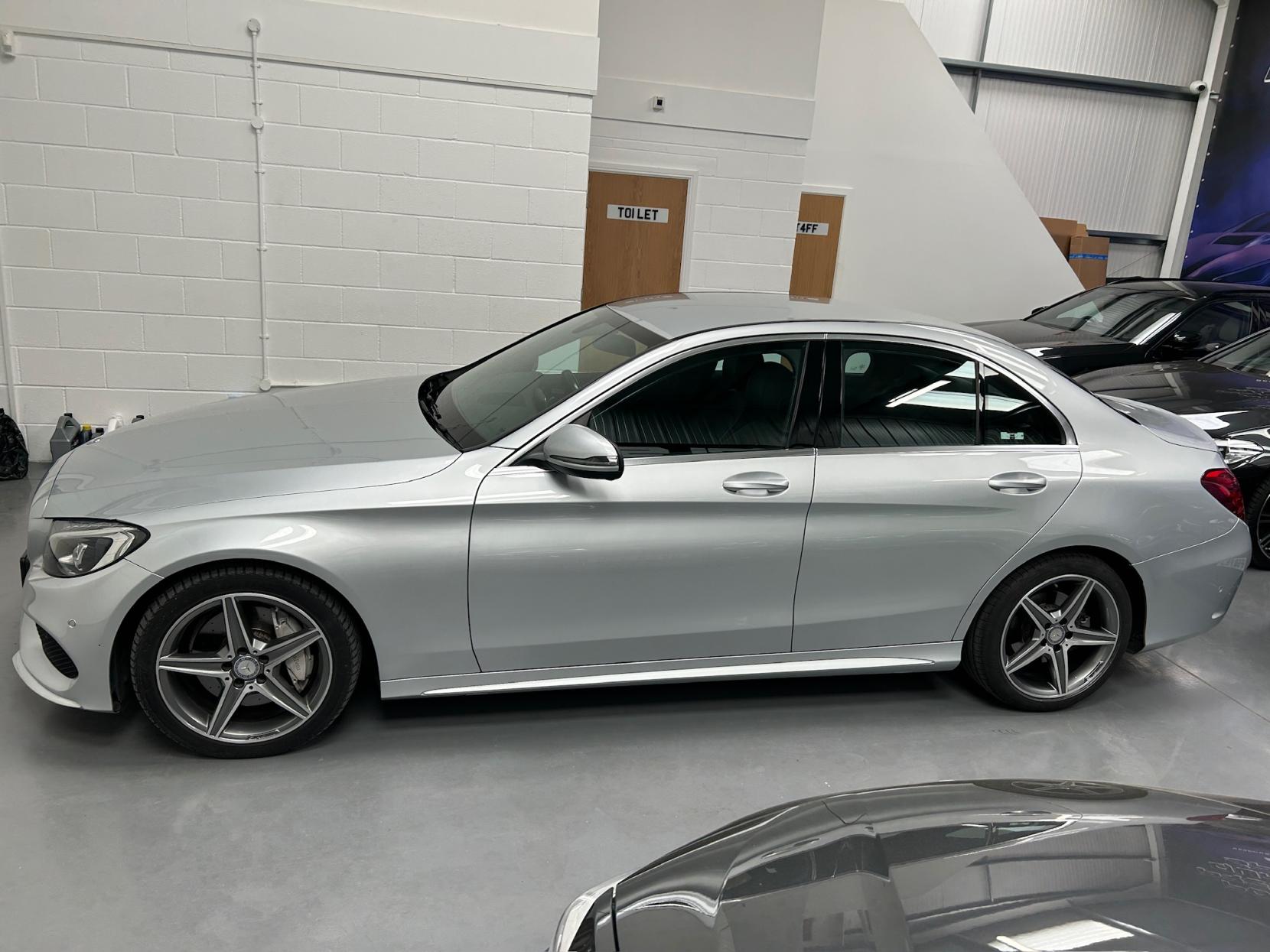 Mercedes-Benz C Class 2.1 C250d AMG Line Saloon 4dr Diesel 7G-Tronic+ Euro 6 (s/s) (204 ps)