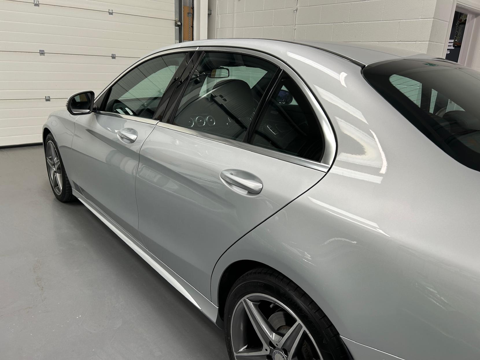 Mercedes-Benz C Class 2.1 C250d AMG Line Saloon 4dr Diesel 7G-Tronic+ Euro 6 (s/s) (204 ps)