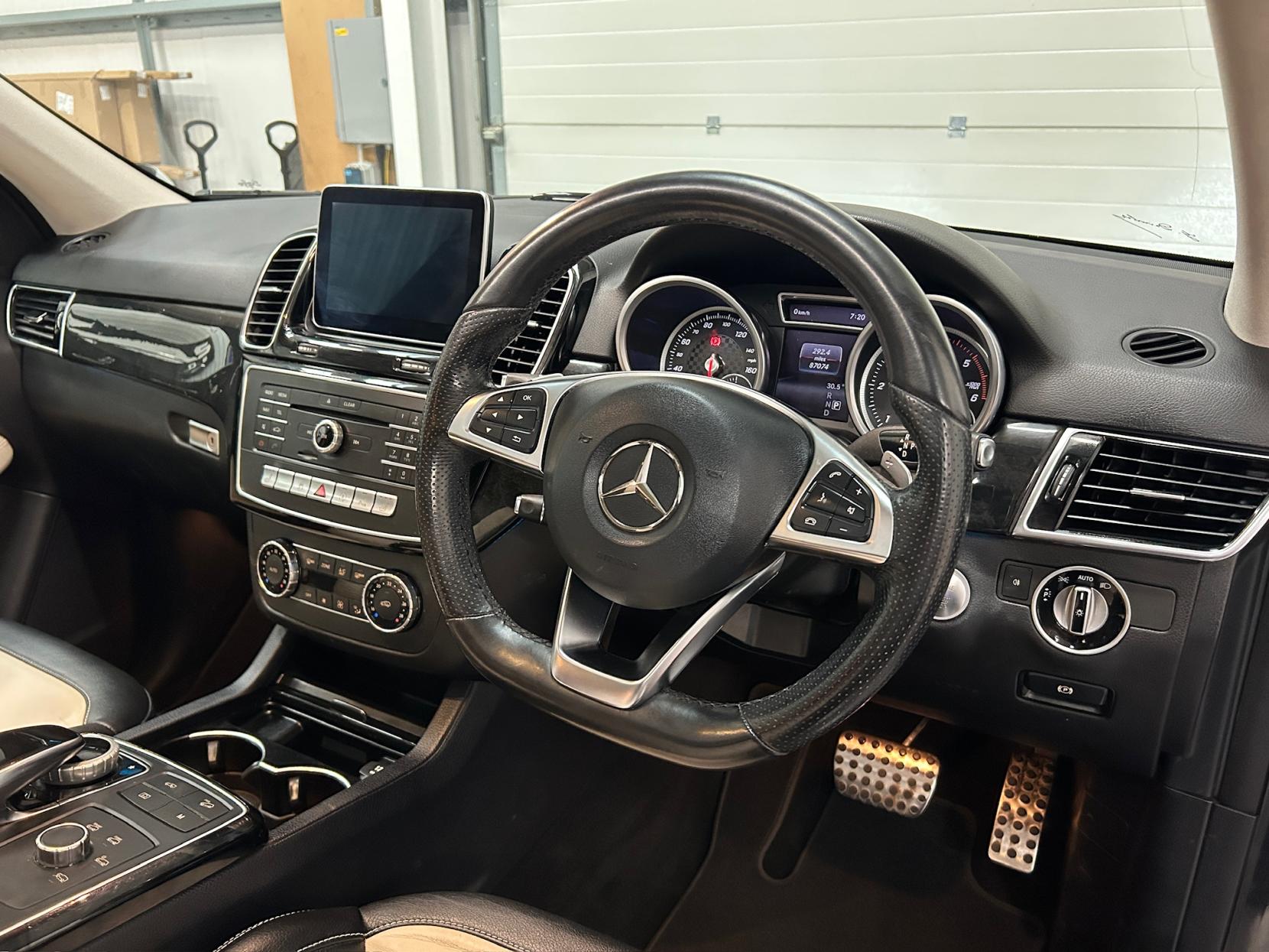 Mercedes-Benz GLE 3.0 GLE350d V6 AMG Line (Premium) SUV 5dr Diesel G-Tronic 4MATIC Euro 6 (s/s) (258 ps)
