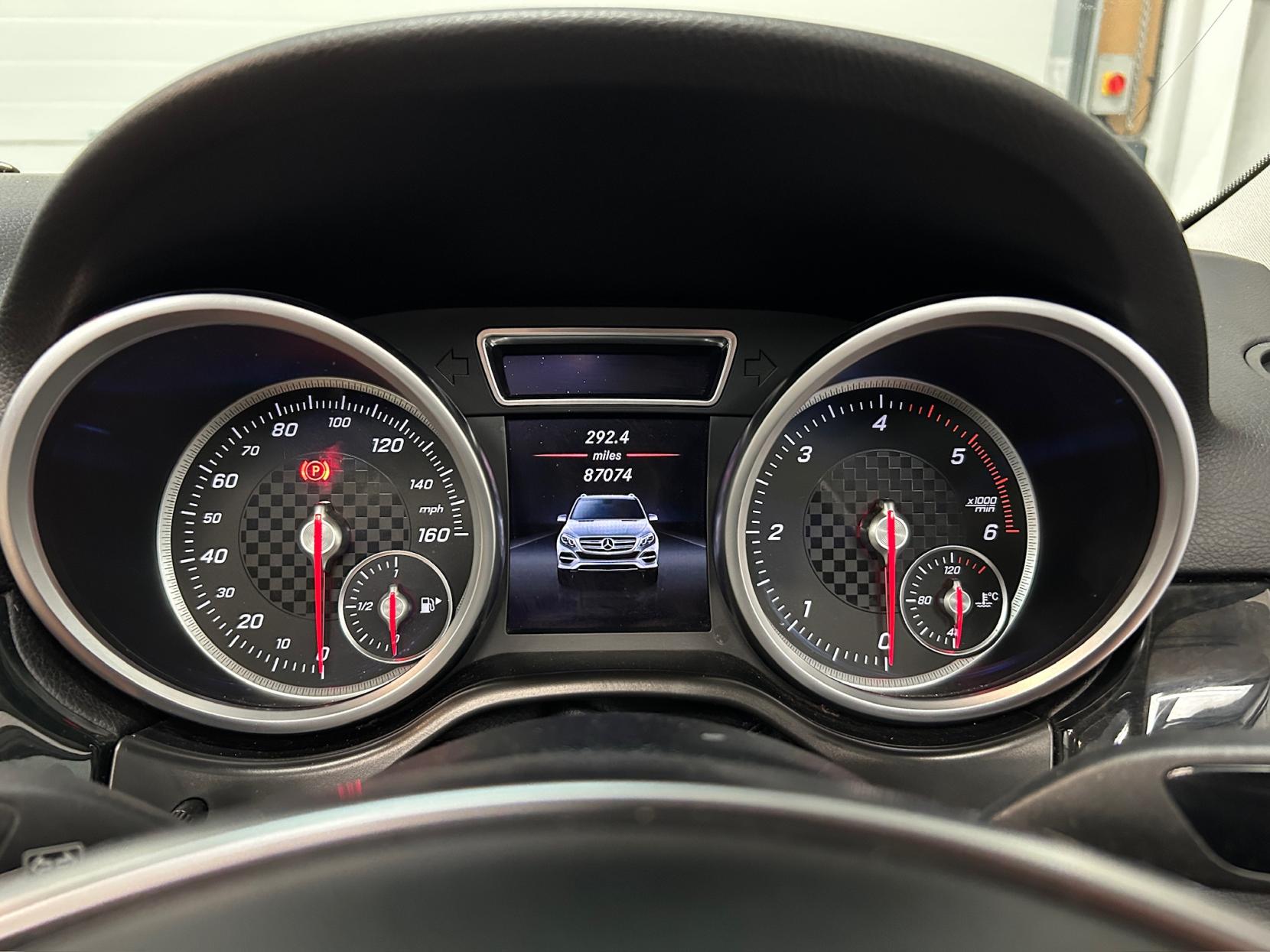 Mercedes-Benz GLE 3.0 GLE350d V6 AMG Line (Premium) SUV 5dr Diesel G-Tronic 4MATIC Euro 6 (s/s) (258 ps)