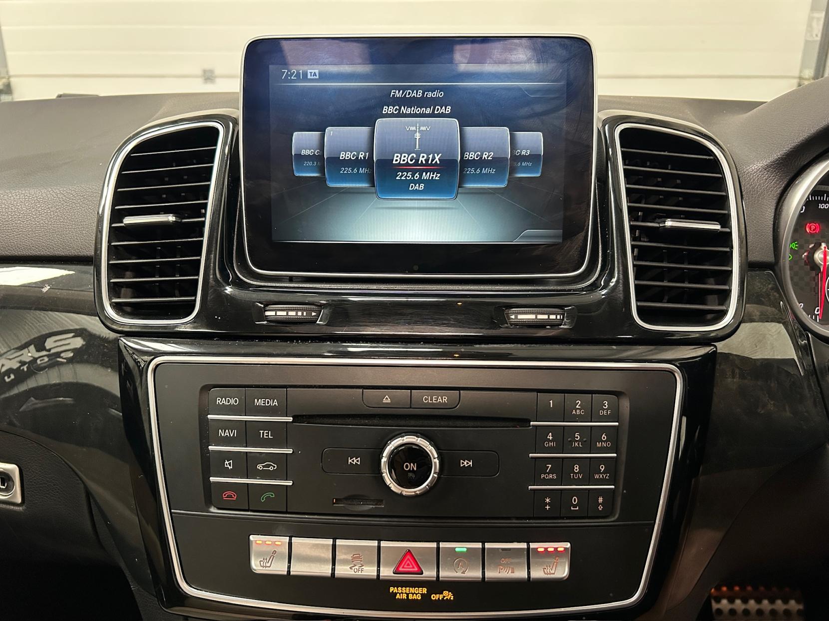 Mercedes-Benz GLE 3.0 GLE350d V6 AMG Line (Premium) SUV 5dr Diesel G-Tronic 4MATIC Euro 6 (s/s) (258 ps)