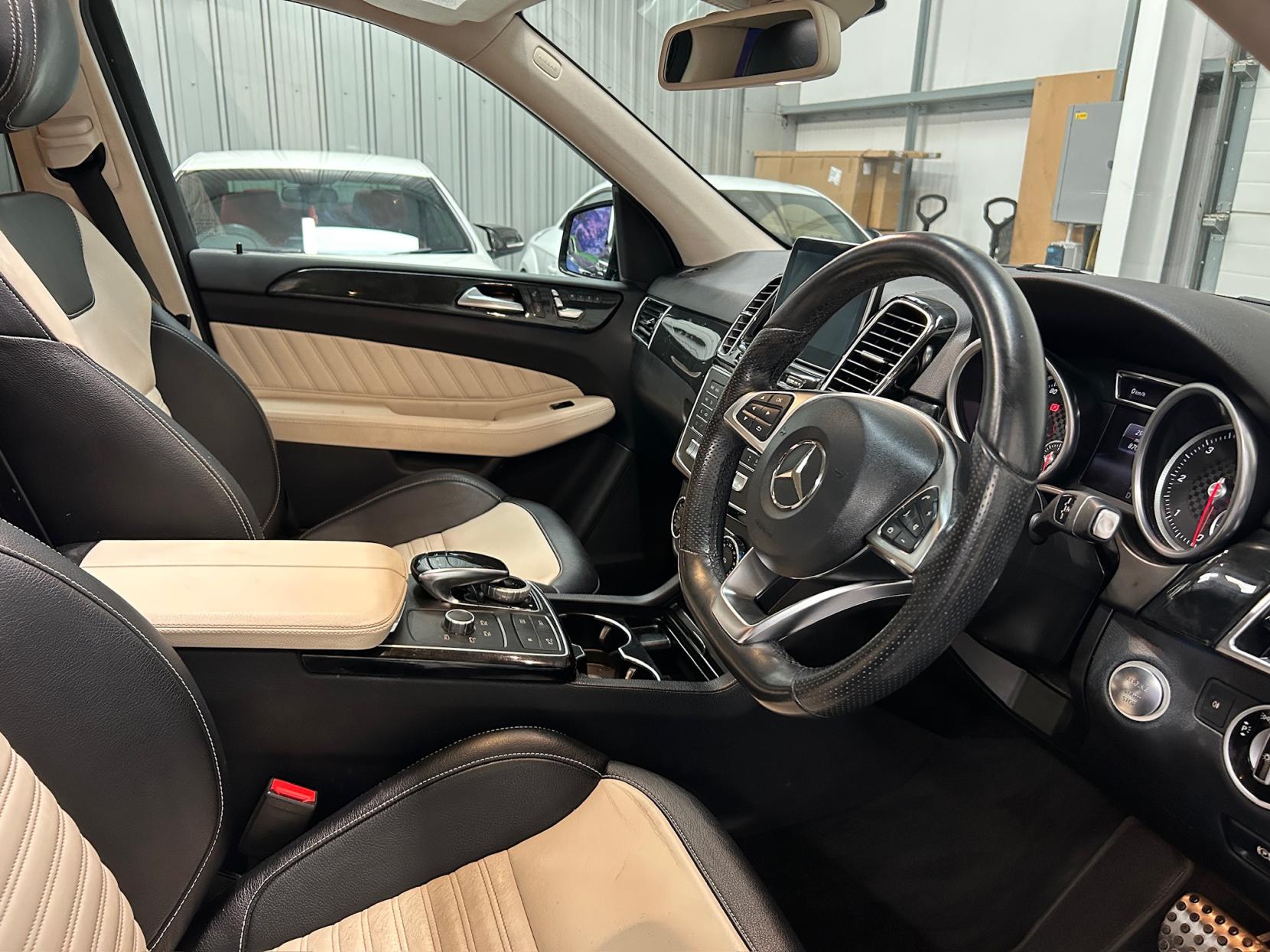 Mercedes-Benz GLE 3.0 GLE350d V6 AMG Line (Premium) SUV 5dr Diesel G-Tronic 4MATIC Euro 6 (s/s) (258 ps)