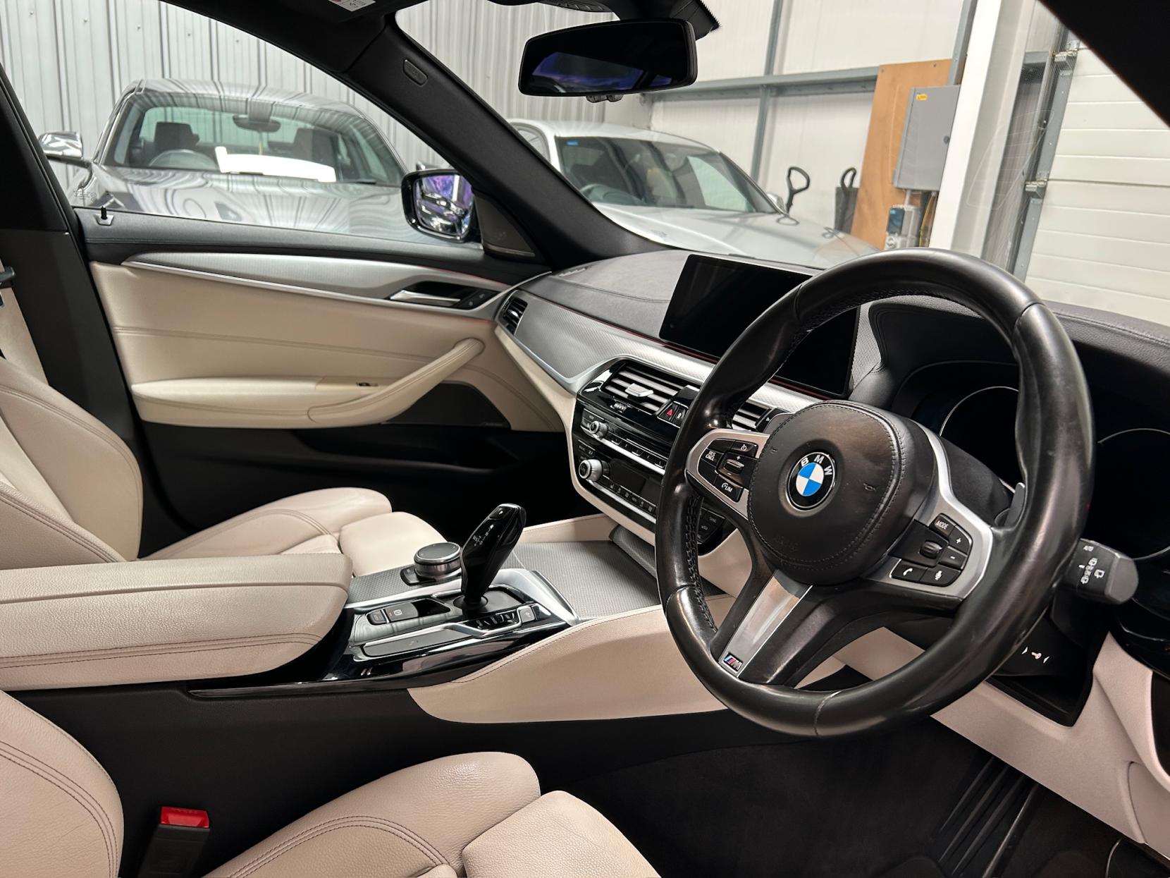 BMW 5 Series 2.0 520d M Sport Touring 5dr Diesel Auto xDrive Euro 6 (s/s) (190 ps)