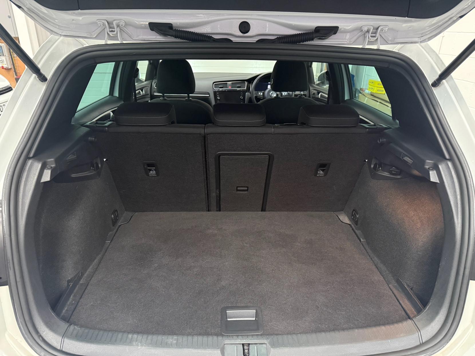 Volkswagen Golf 2.0 TSI R Hatchback 5dr Petrol DSG 4Motion Euro 6 (s/s) (310 ps)