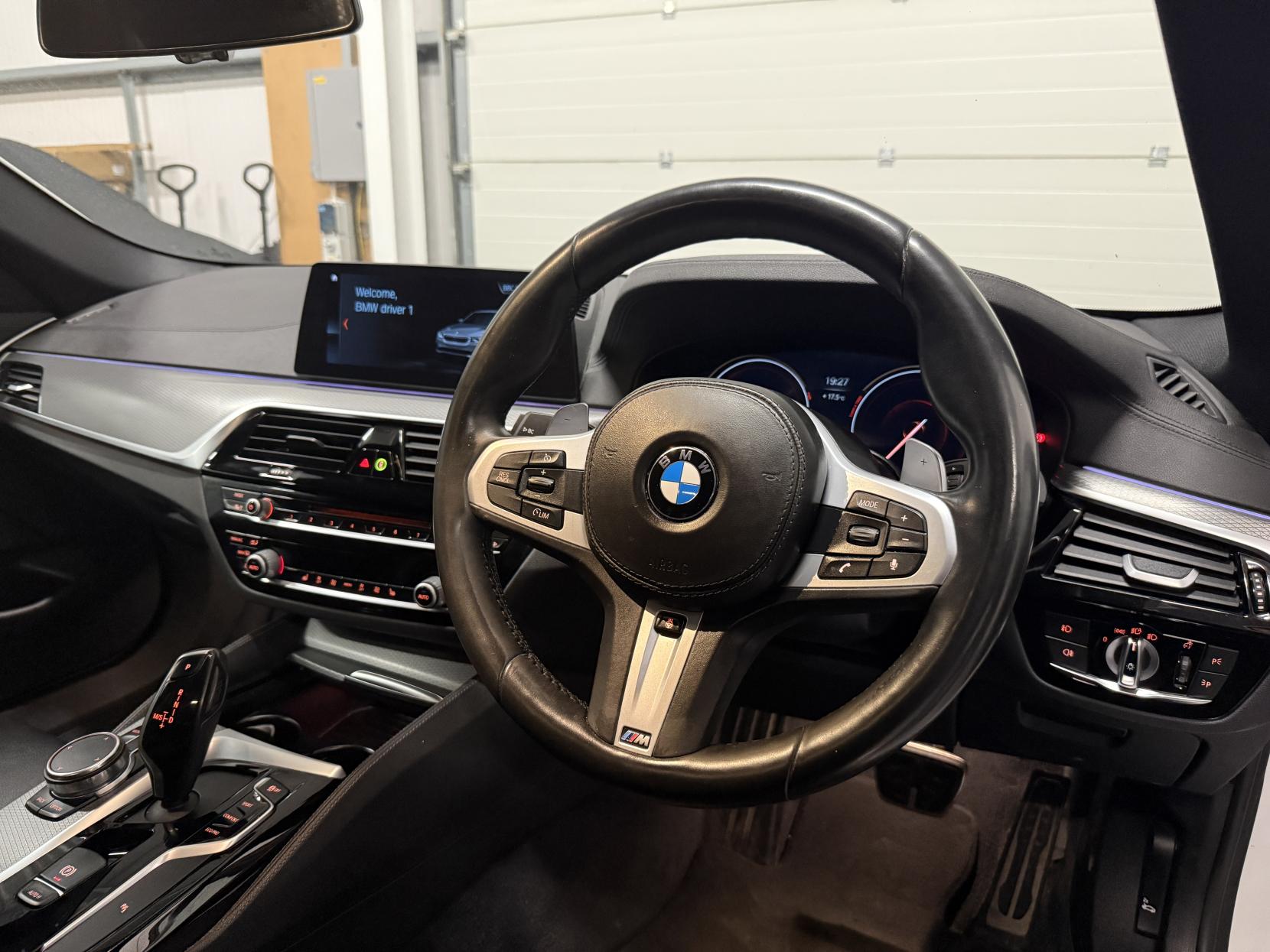 BMW 5 Series 3.0 530d M Sport Touring 5dr Diesel Auto xDrive Euro 6 (s/s) (265 ps)