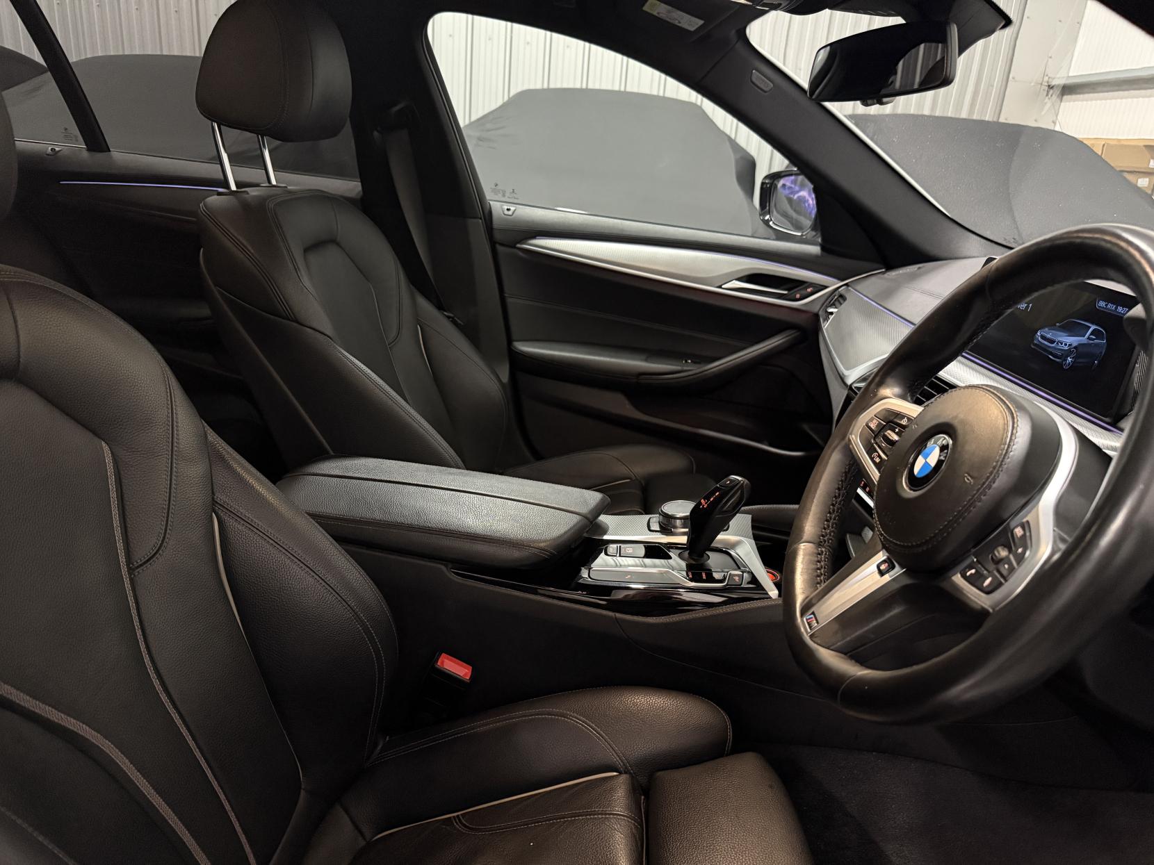 BMW 5 Series 3.0 530d M Sport Touring 5dr Diesel Auto xDrive Euro 6 (s/s) (265 ps)