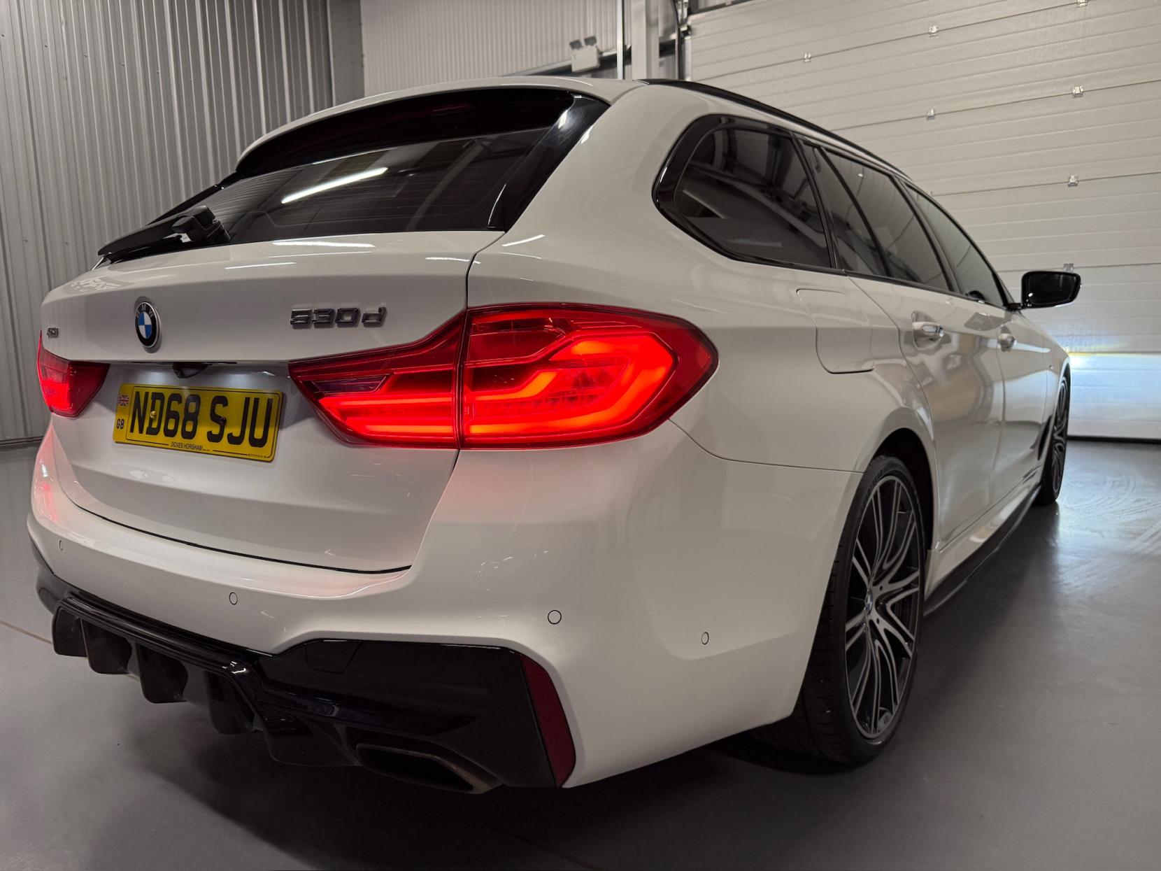 BMW 5 Series 3.0 530d M Sport Touring 5dr Diesel Auto xDrive Euro 6 (s/s) (265 ps)