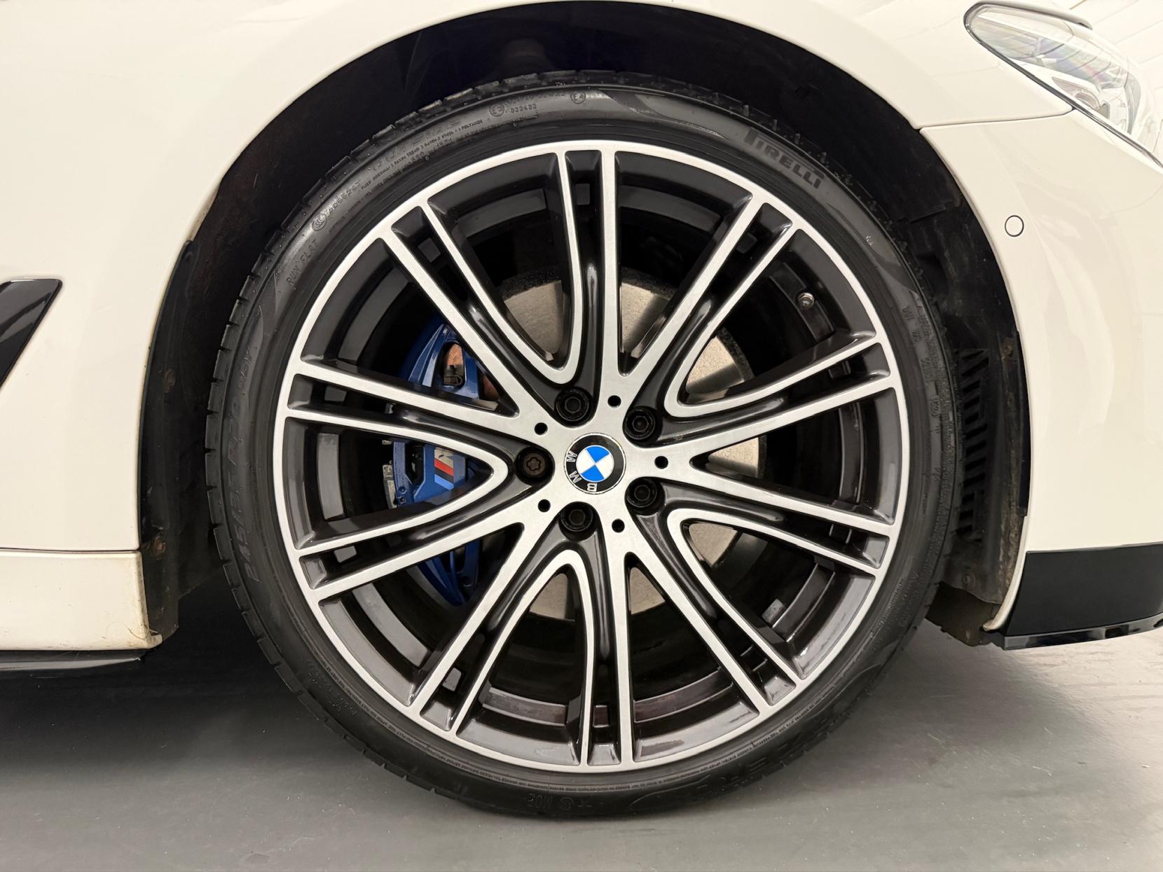 BMW 5 Series 3.0 530d M Sport Touring 5dr Diesel Auto xDrive Euro 6 (s/s) (265 ps)