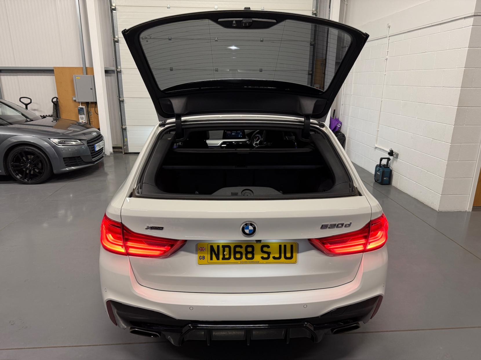 BMW 5 Series 3.0 530d M Sport Touring 5dr Diesel Auto xDrive Euro 6 (s/s) (265 ps)