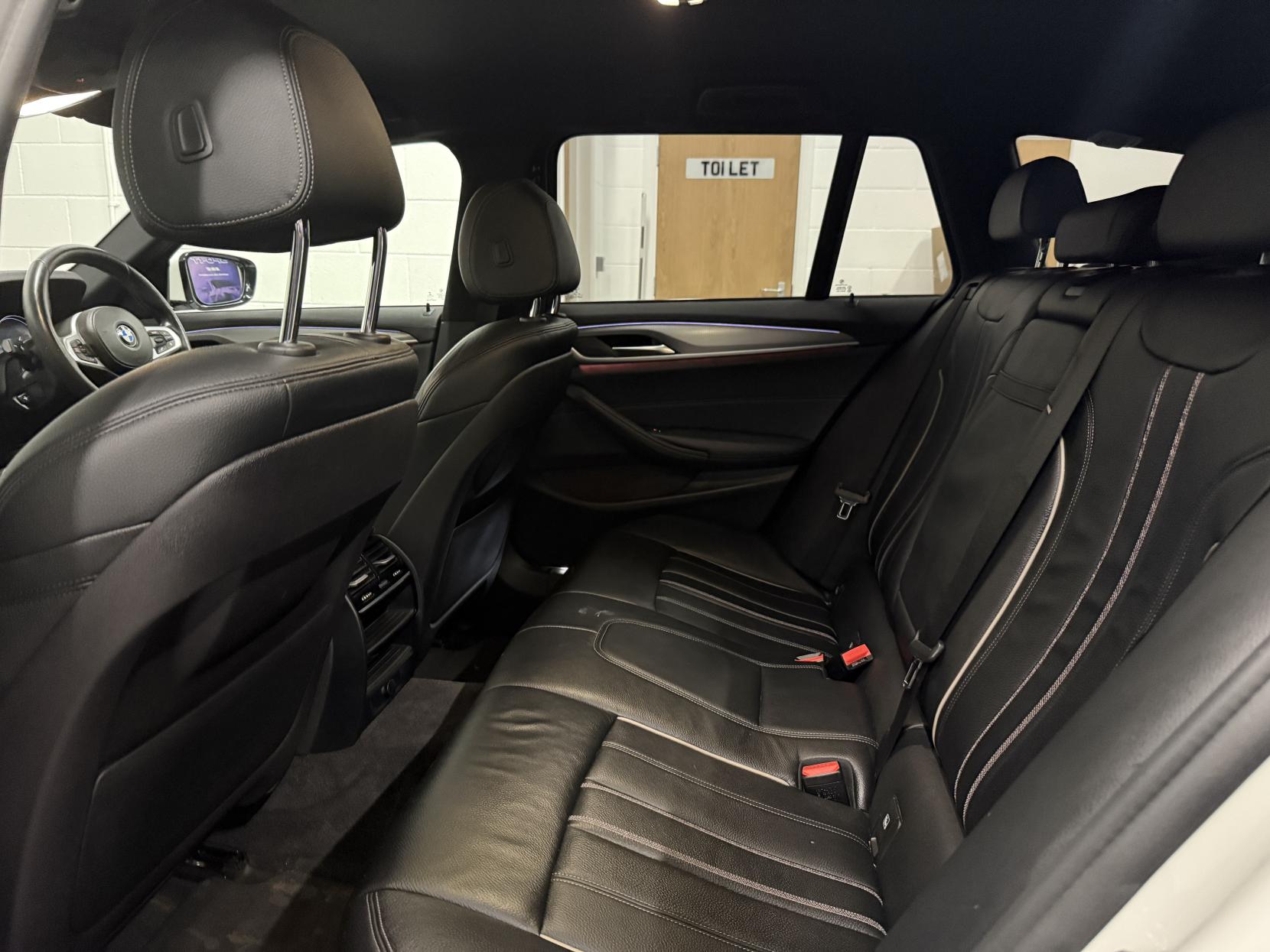 BMW 5 Series 3.0 530d M Sport Touring 5dr Diesel Auto xDrive Euro 6 (s/s) (265 ps)