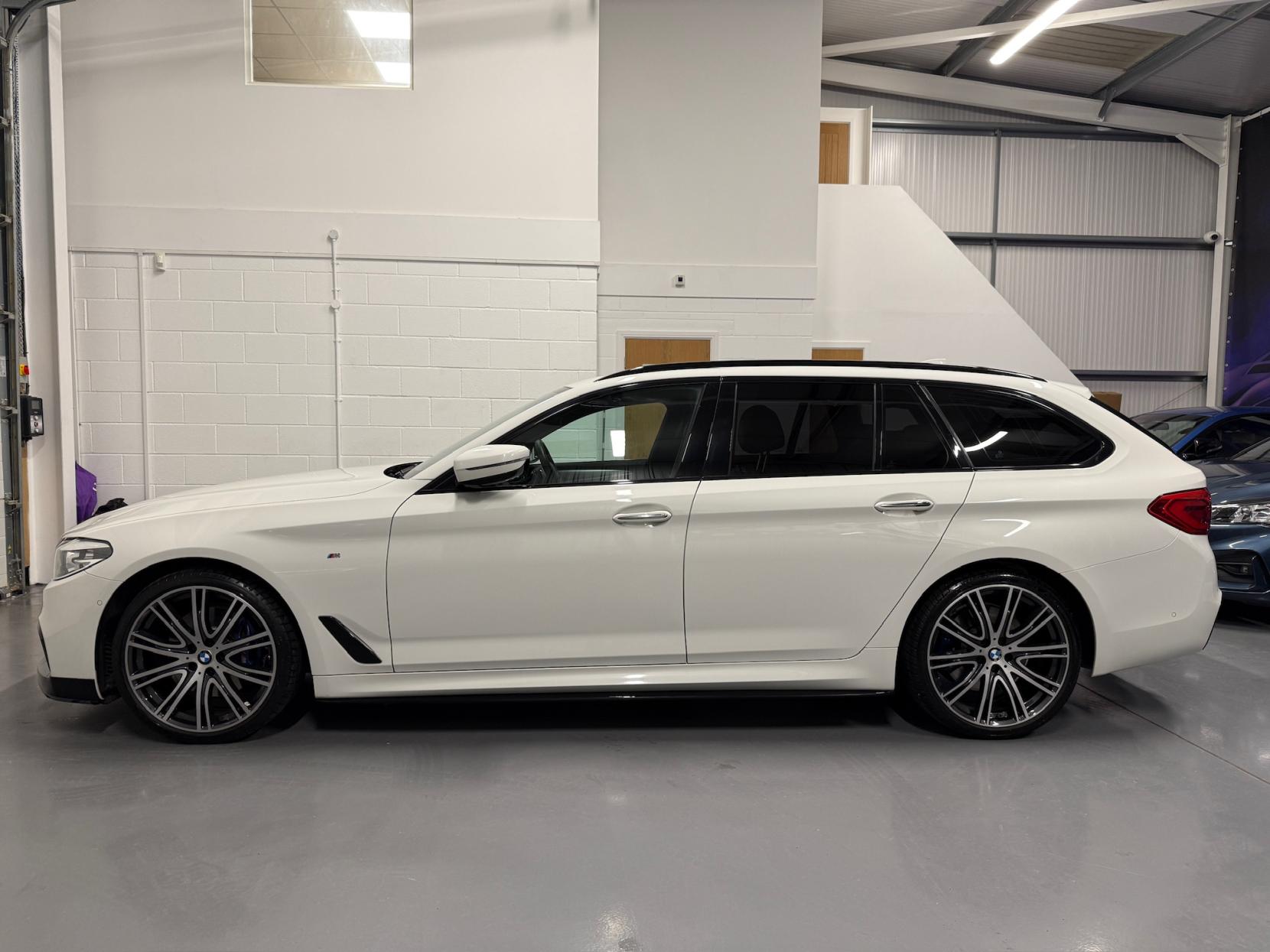 BMW 5 Series 3.0 530d M Sport Touring 5dr Diesel Auto xDrive Euro 6 (s/s) (265 ps)