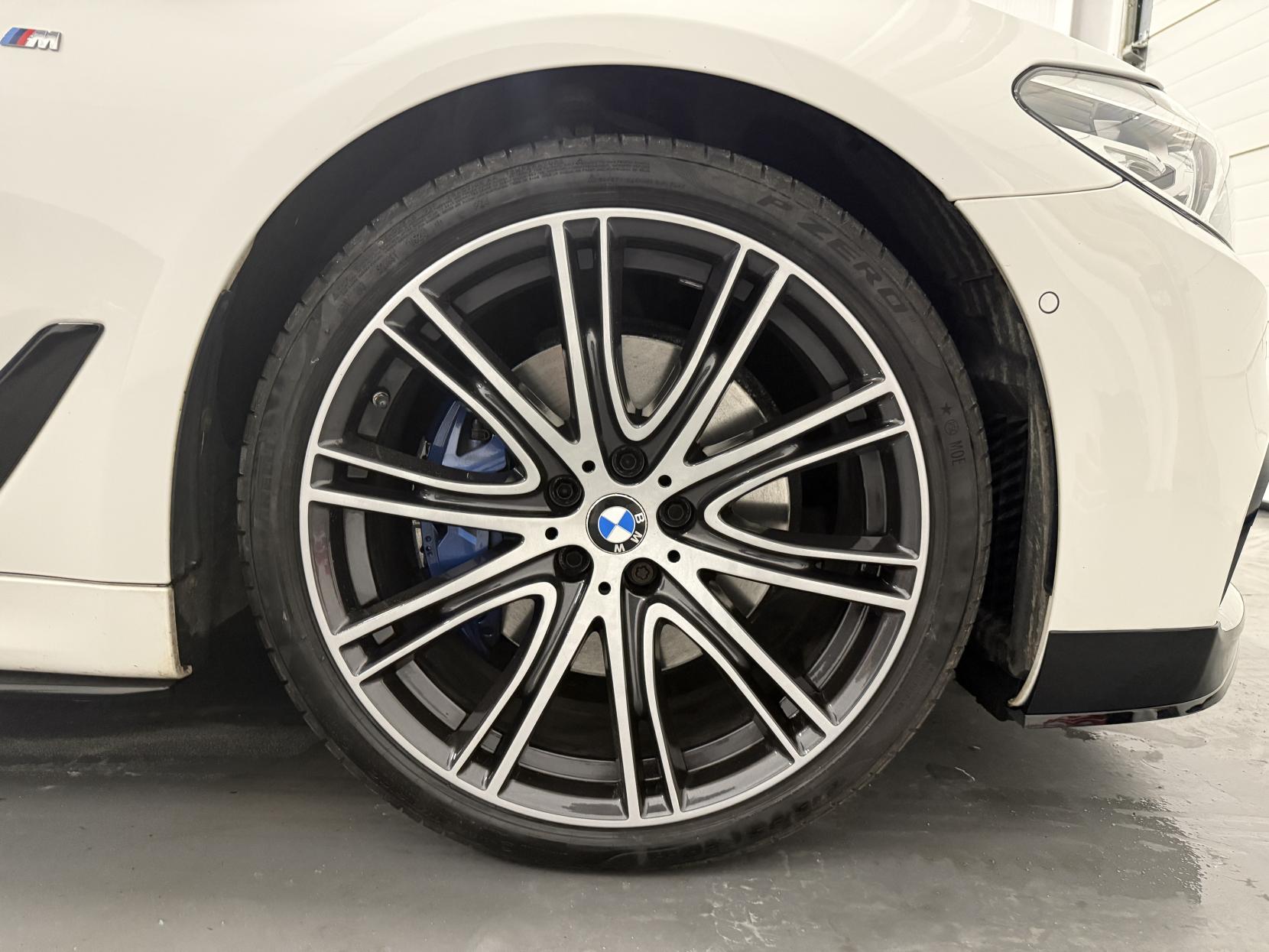 BMW 5 Series 3.0 530d M Sport Touring 5dr Diesel Auto xDrive Euro 6 (s/s) (265 ps)