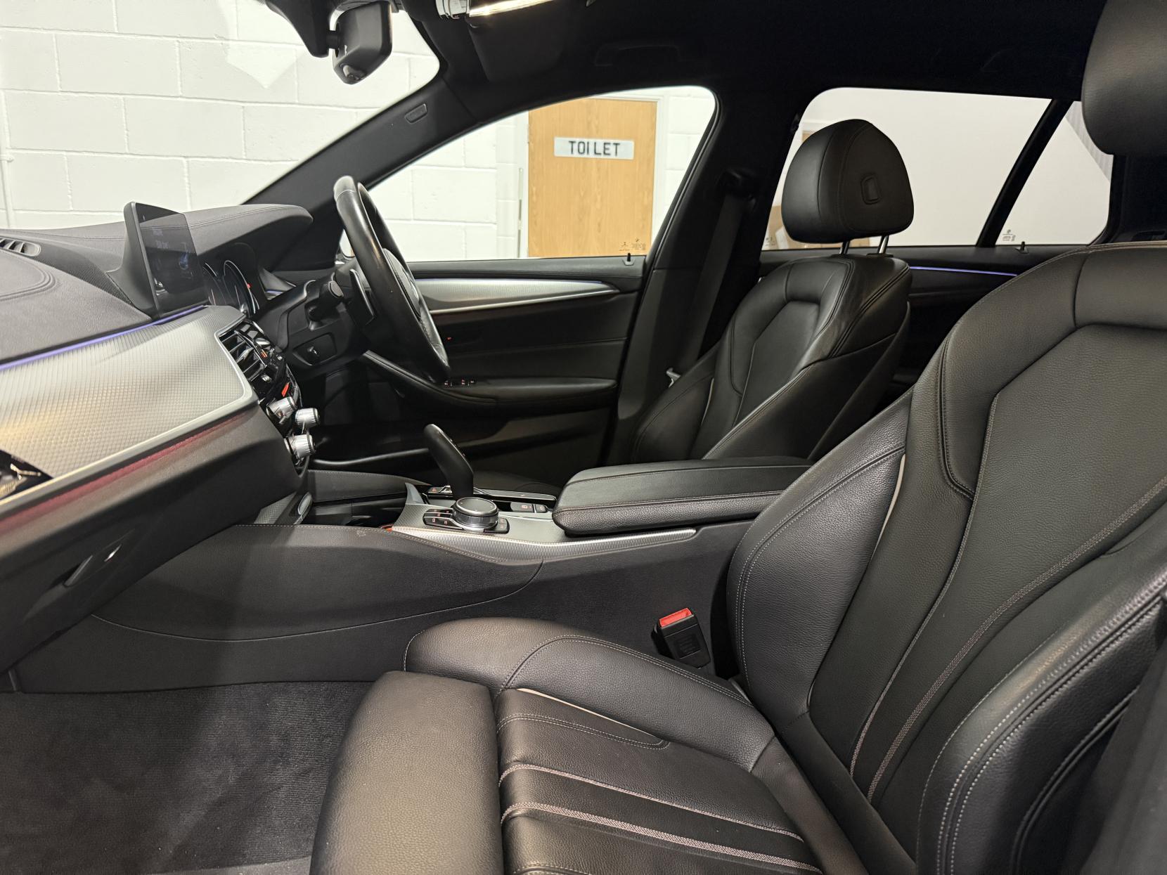 BMW 5 Series 3.0 530d M Sport Touring 5dr Diesel Auto xDrive Euro 6 (s/s) (265 ps)