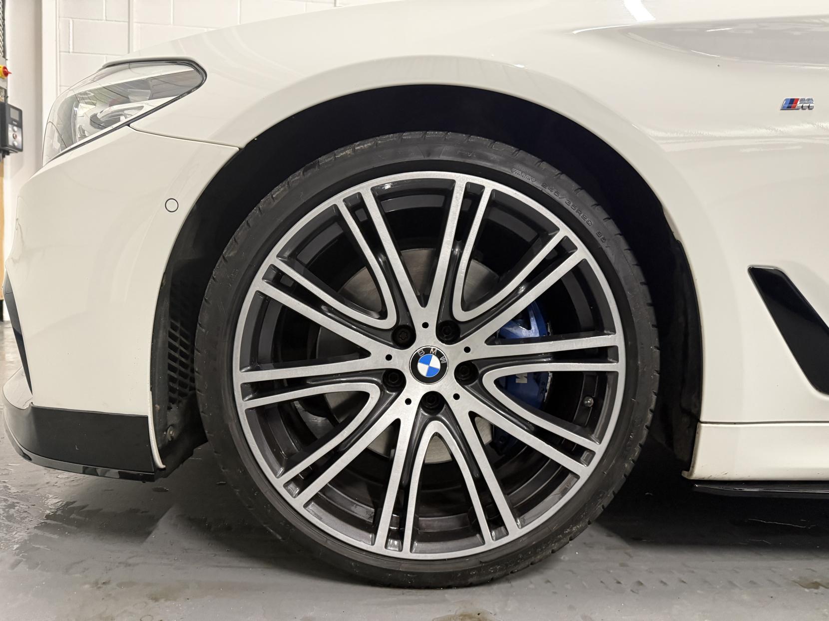 BMW 5 Series 3.0 530d M Sport Touring 5dr Diesel Auto xDrive Euro 6 (s/s) (265 ps)