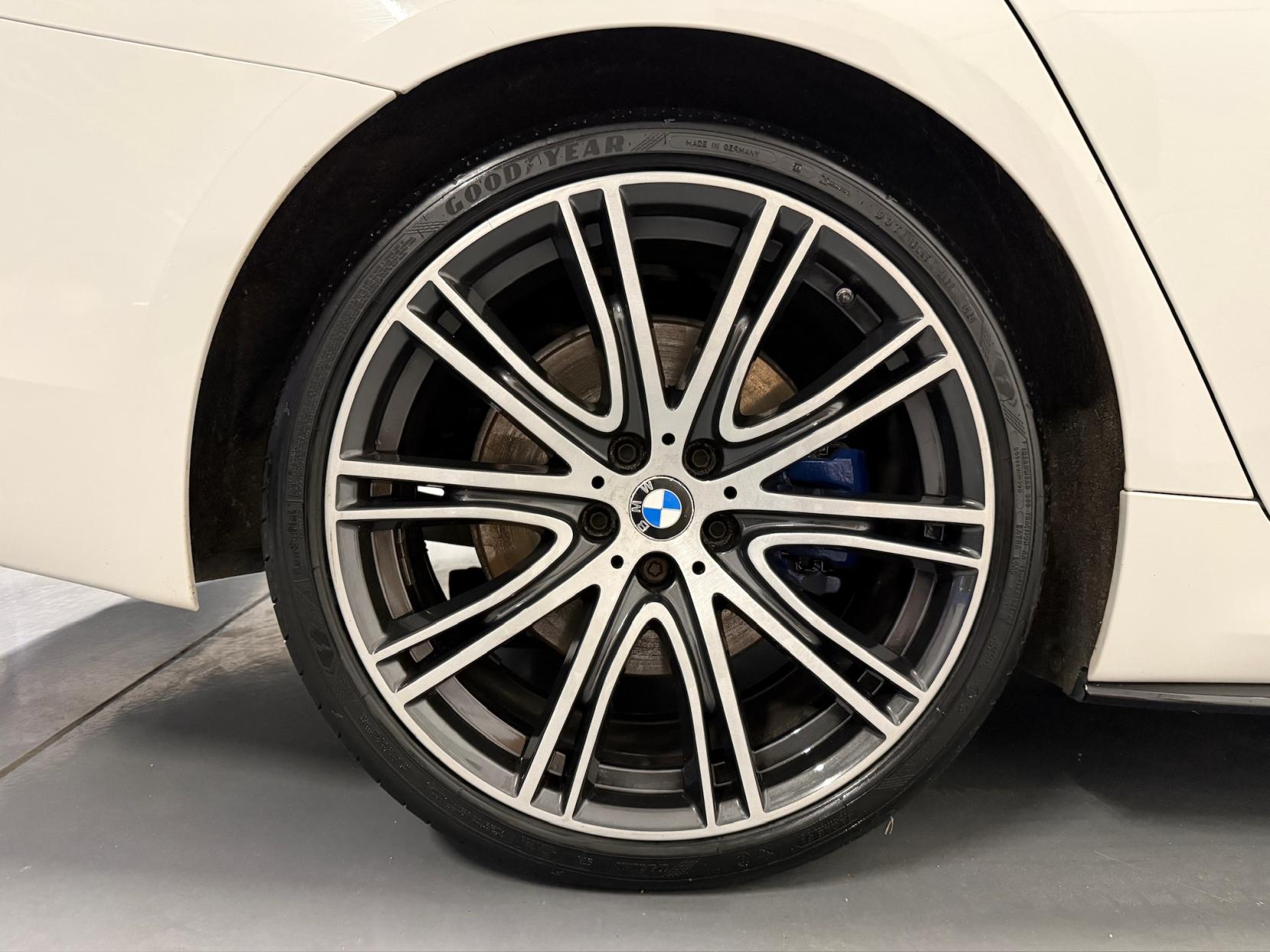 BMW 5 Series 3.0 530d M Sport Touring 5dr Diesel Auto xDrive Euro 6 (s/s) (265 ps)