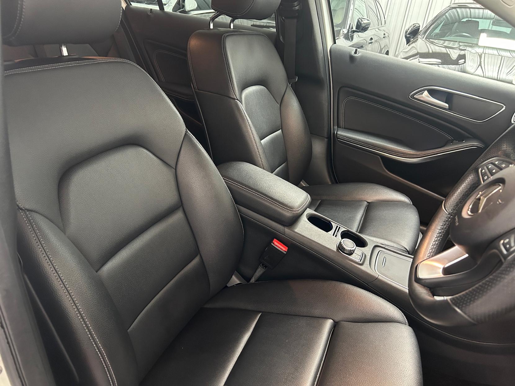 Mercedes-Benz A Class 1.6 A180 Sport (Premium) Hatchback 5dr Petrol 7G-DCT Euro 6 (s/s) (122 ps)