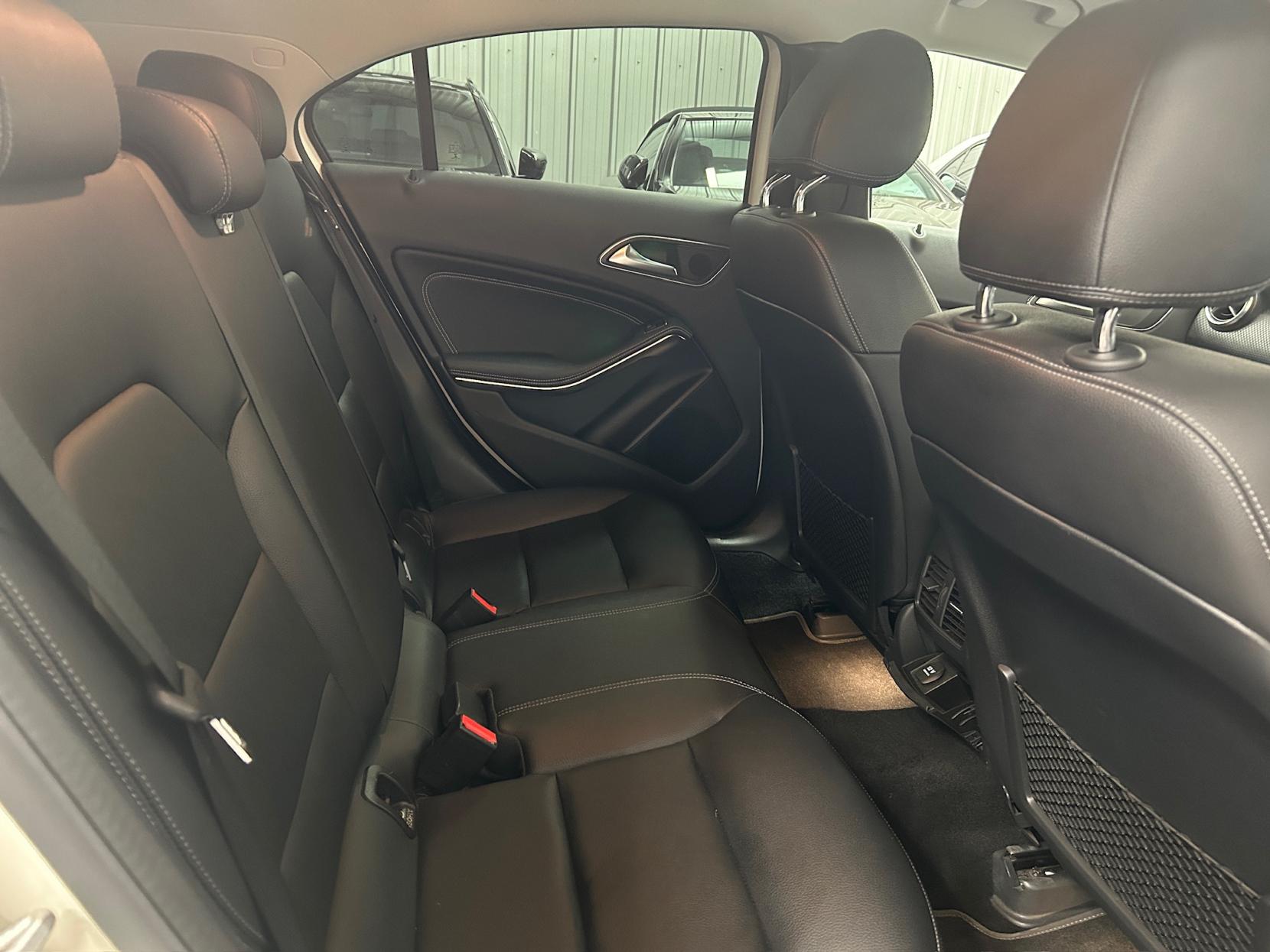 Mercedes-Benz A Class 1.6 A180 Sport (Premium) Hatchback 5dr Petrol 7G-DCT Euro 6 (s/s) (122 ps)