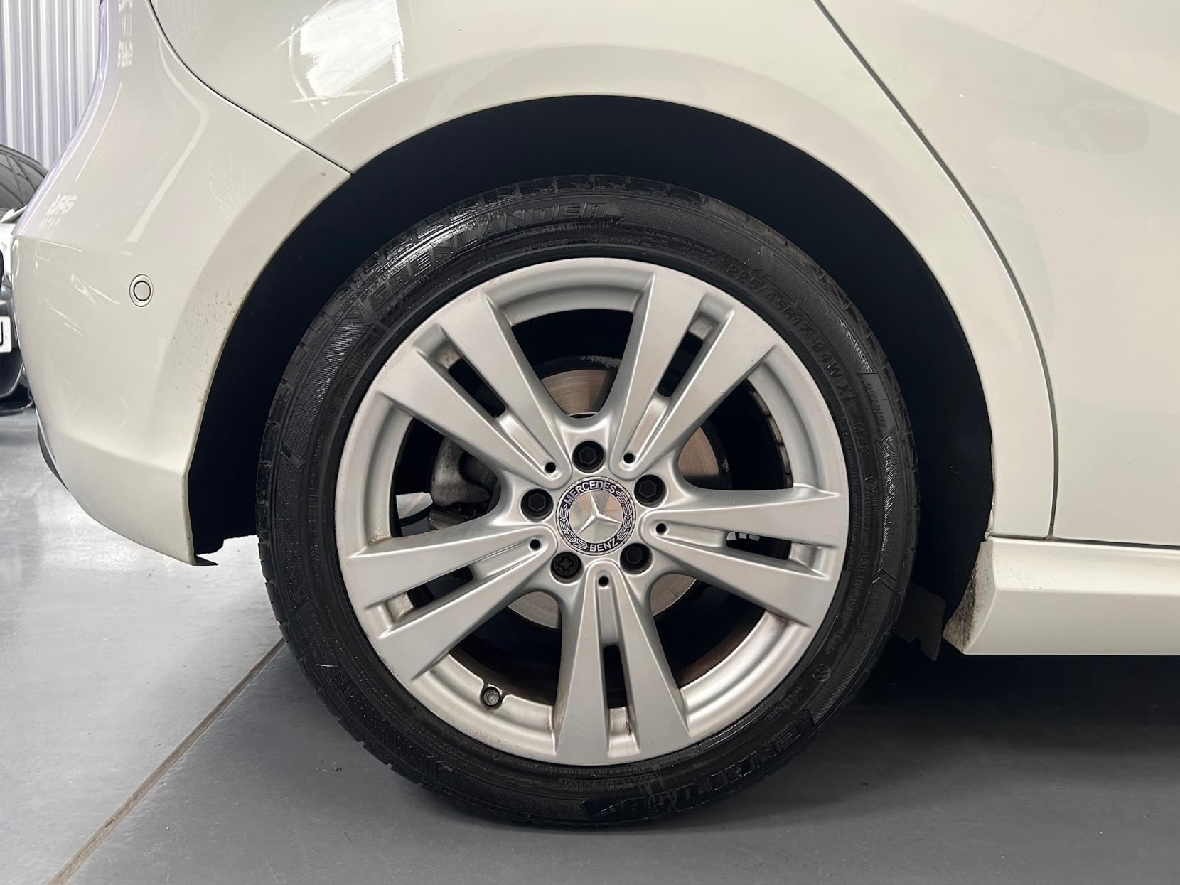 Mercedes-Benz A Class 1.6 A180 Sport (Premium) Hatchback 5dr Petrol 7G-DCT Euro 6 (s/s) (122 ps)