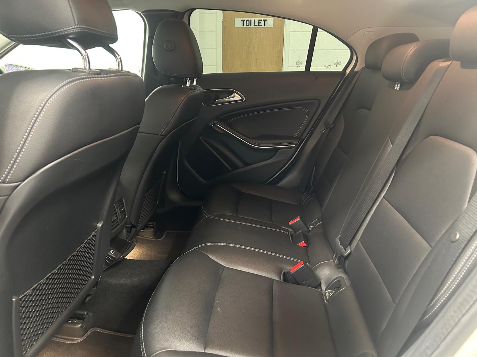 Mercedes-Benz A Class 1.6 A180 Sport (Premium) Hatchback 5dr Petrol 7G-DCT Euro 6 (s/s) (122 ps)