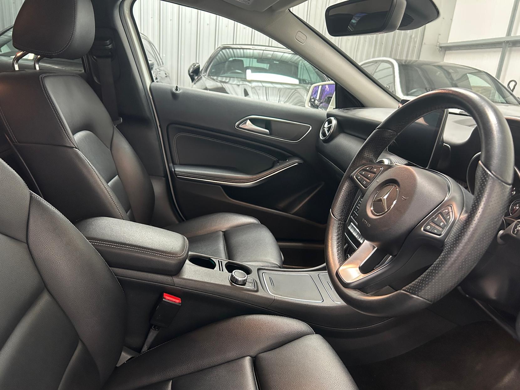 Mercedes-Benz A Class 1.6 A180 Sport (Premium) Hatchback 5dr Petrol 7G-DCT Euro 6 (s/s) (122 ps)