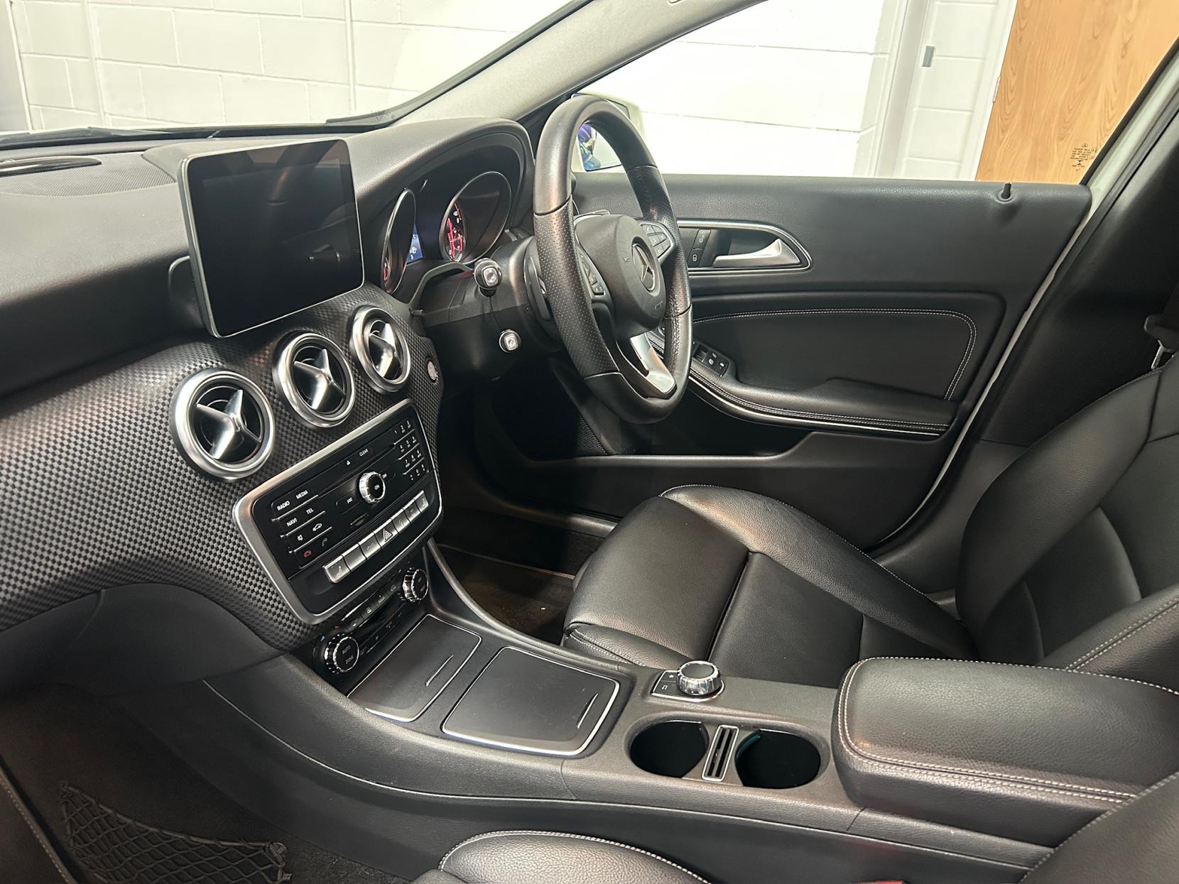 Mercedes-Benz A Class 1.6 A180 Sport (Premium) Hatchback 5dr Petrol 7G-DCT Euro 6 (s/s) (122 ps)