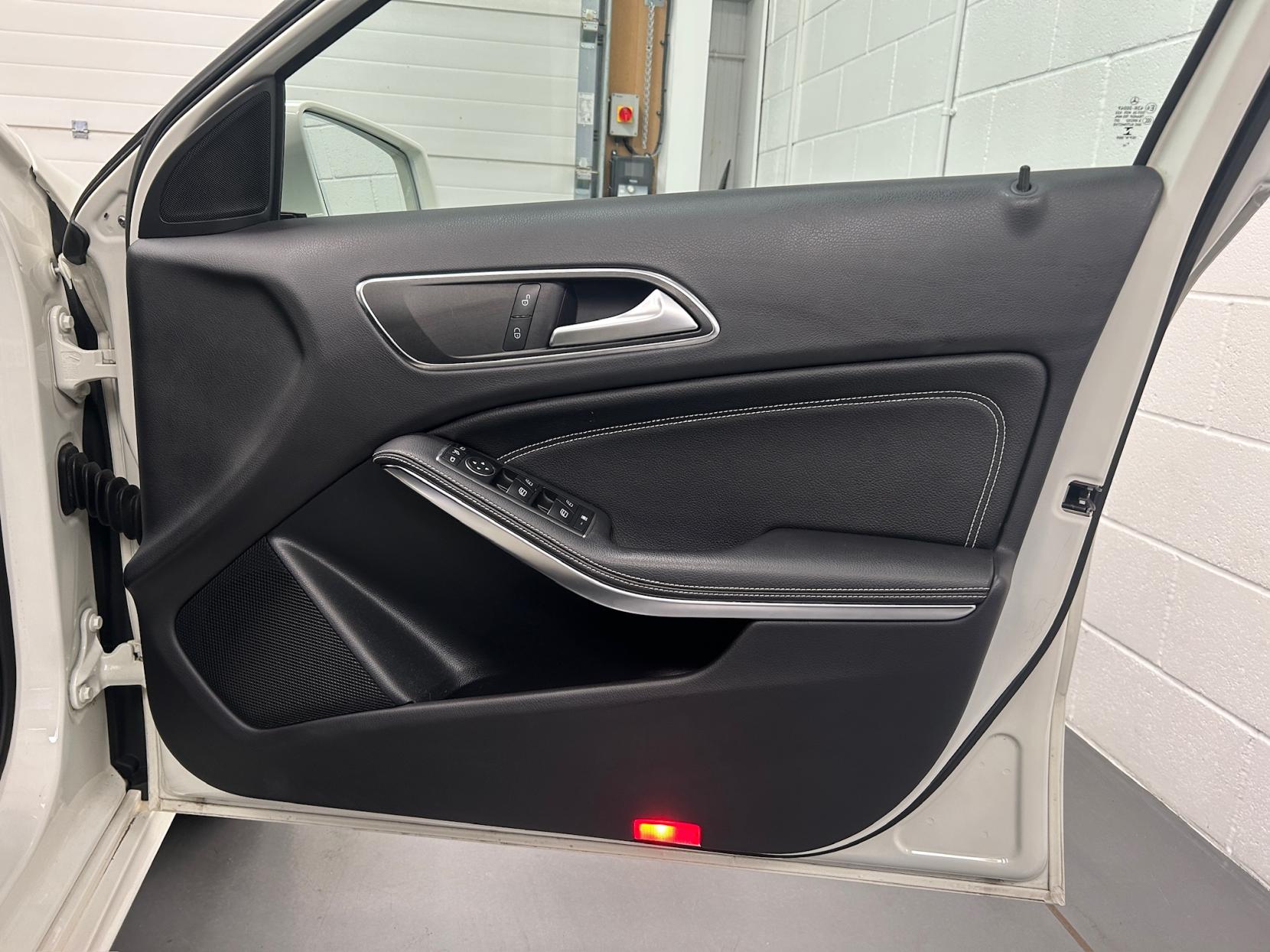 Mercedes-Benz A Class 1.6 A180 Sport (Premium) Hatchback 5dr Petrol 7G-DCT Euro 6 (s/s) (122 ps)