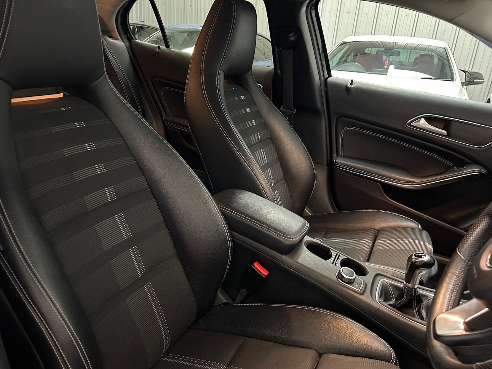 Mercedes-Benz GLA 1.6 GLA180 Urban Edition SUV 5dr Petrol Manual Euro 6 (s/s) (122 ps)
