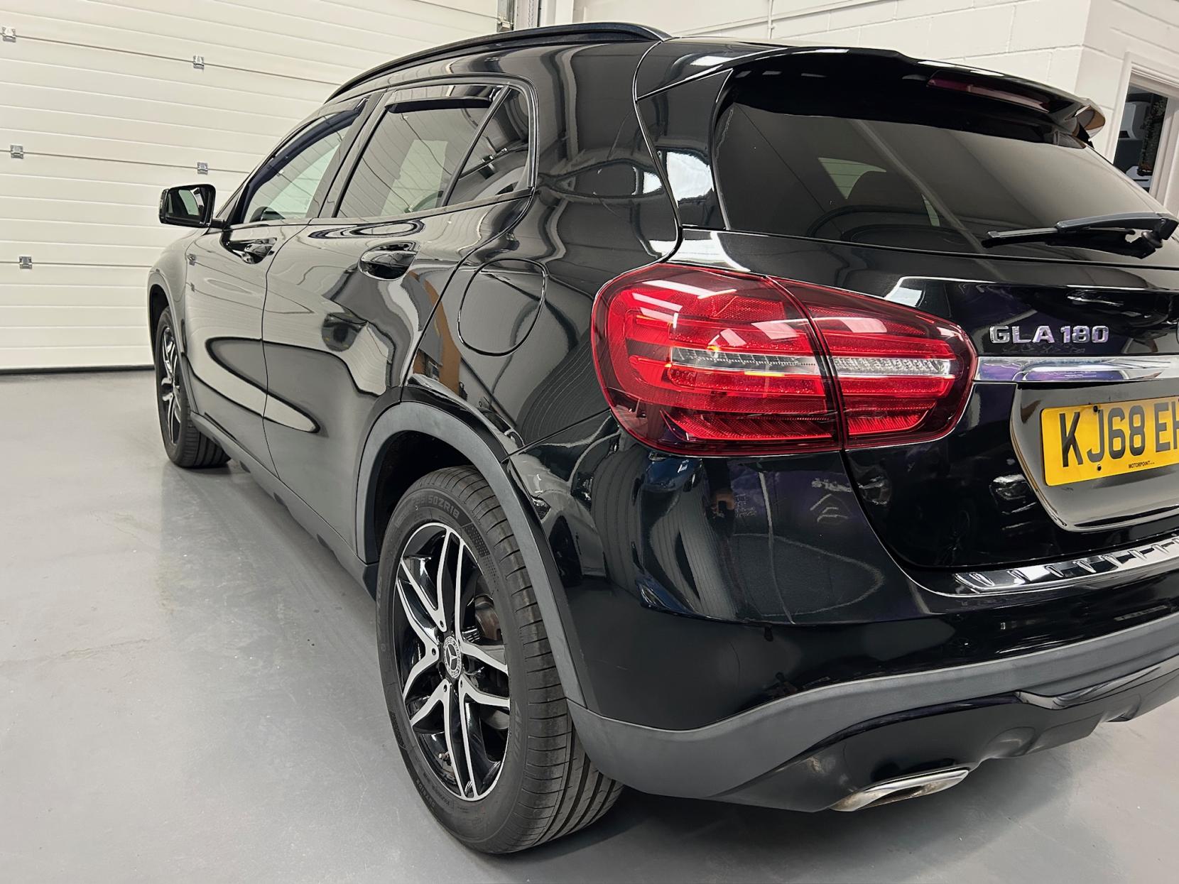Mercedes-Benz GLA 1.6 GLA180 Urban Edition SUV 5dr Petrol Manual Euro 6 (s/s) (122 ps)