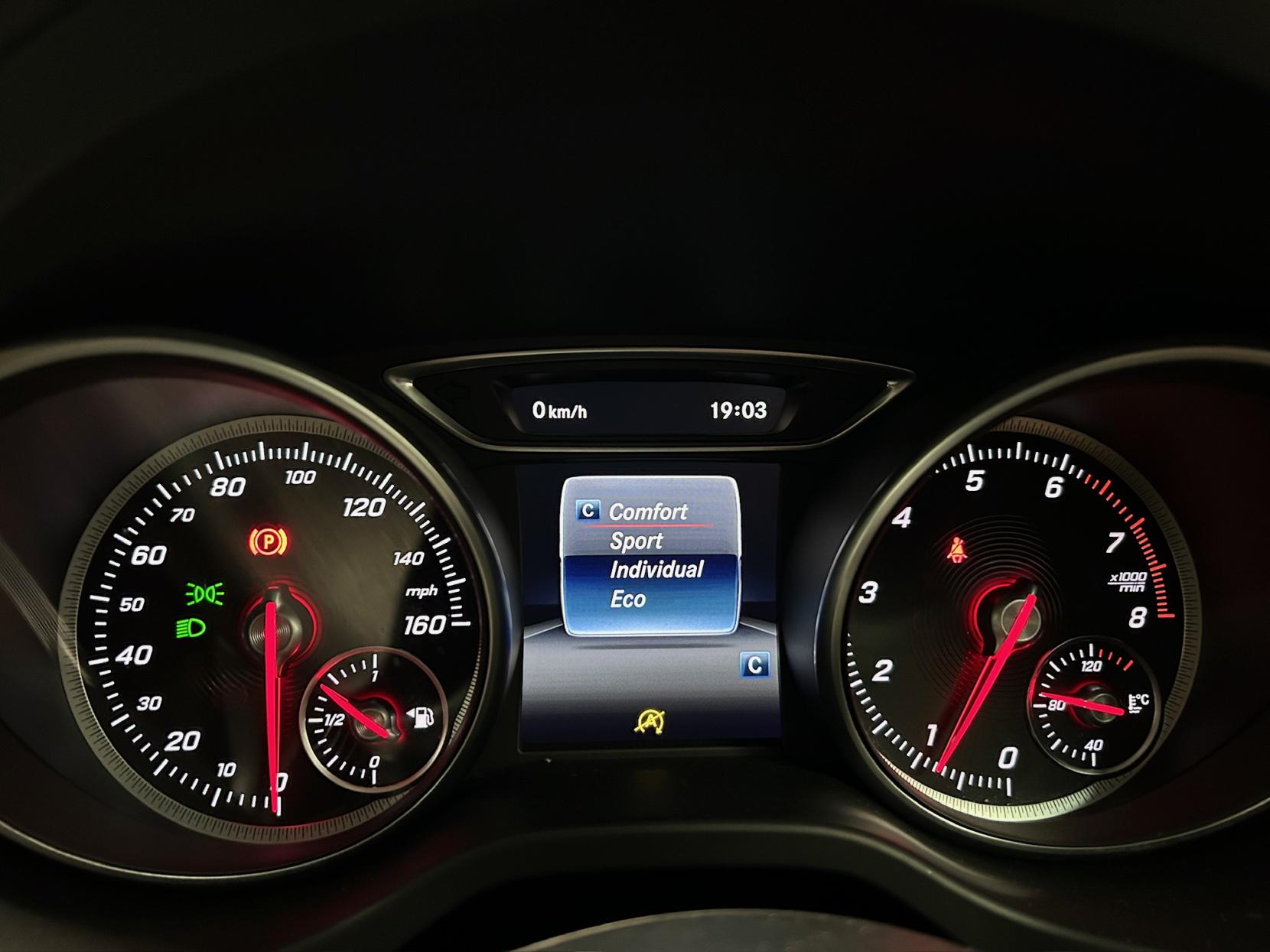 Mercedes-Benz GLA 1.6 GLA180 Urban Edition SUV 5dr Petrol Manual Euro 6 (s/s) (122 ps)