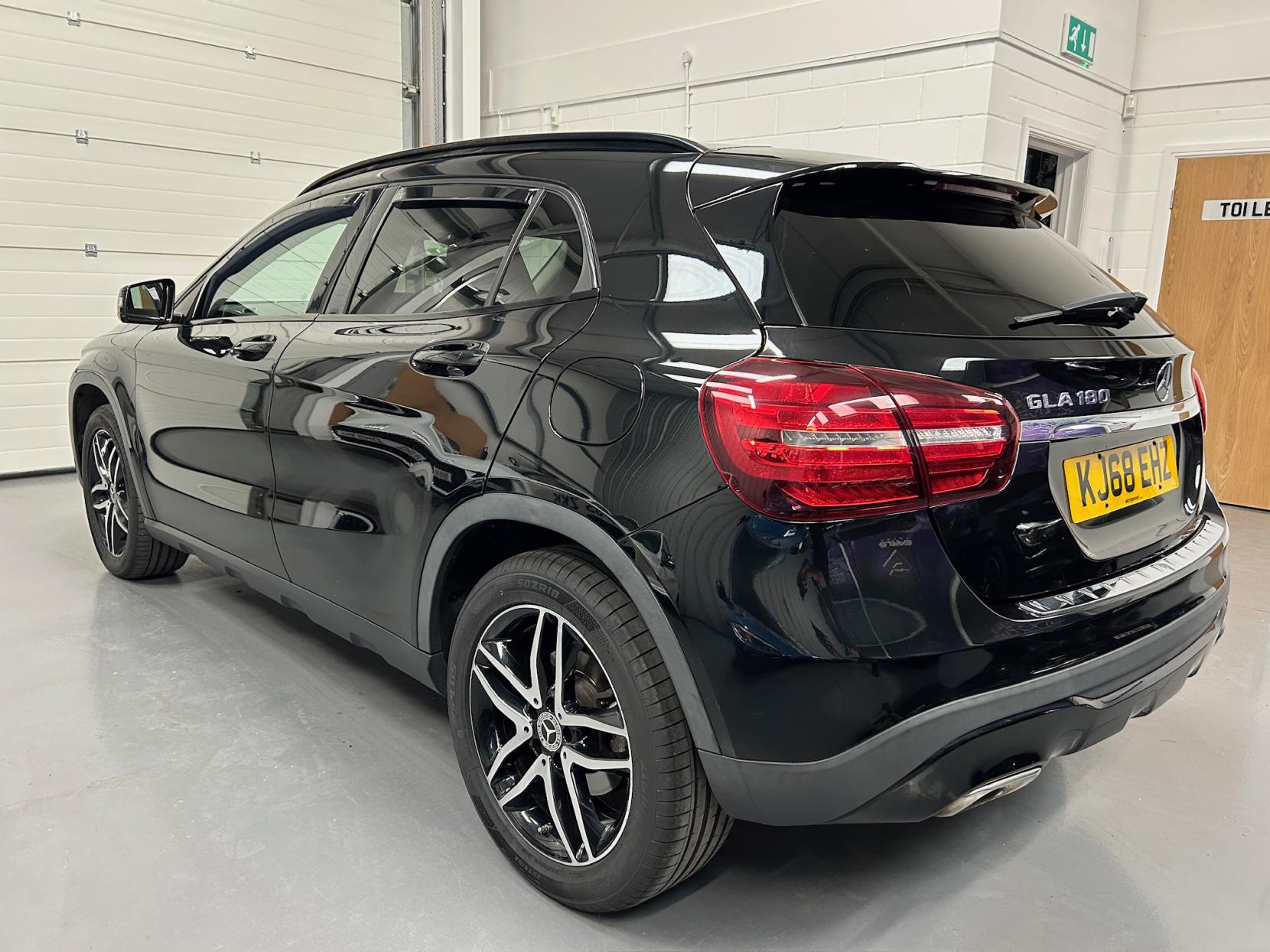 Mercedes-Benz GLA 1.6 GLA180 Urban Edition SUV 5dr Petrol Manual Euro 6 (s/s) (122 ps)