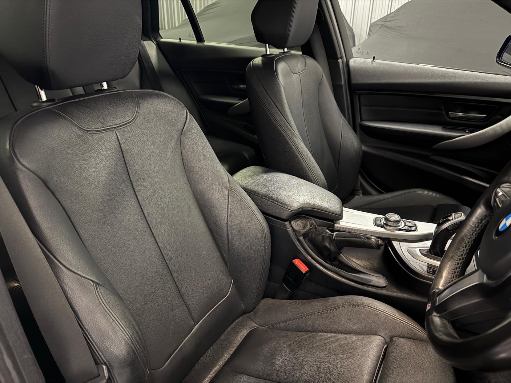 BMW 3 Series 3.0 330d BluePerformance M Sport Touring 5dr Diesel Auto Euro 6 (s/s) (258 ps)